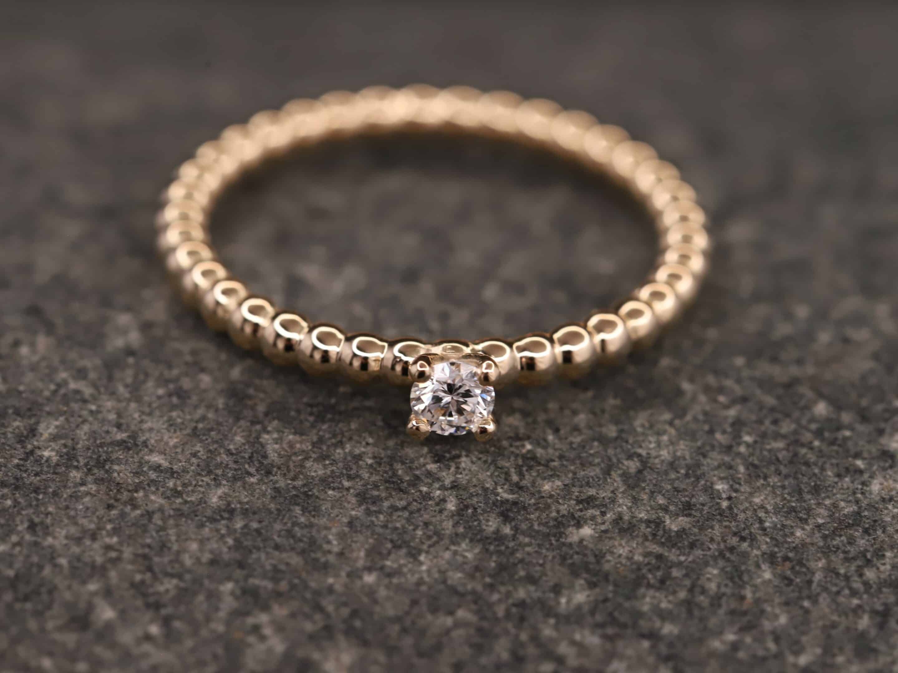 Verlobungsring Kugelring 585er Rosegold mit 0,11ct synthetischem Diamanten im Brillantschliff – Bild 10