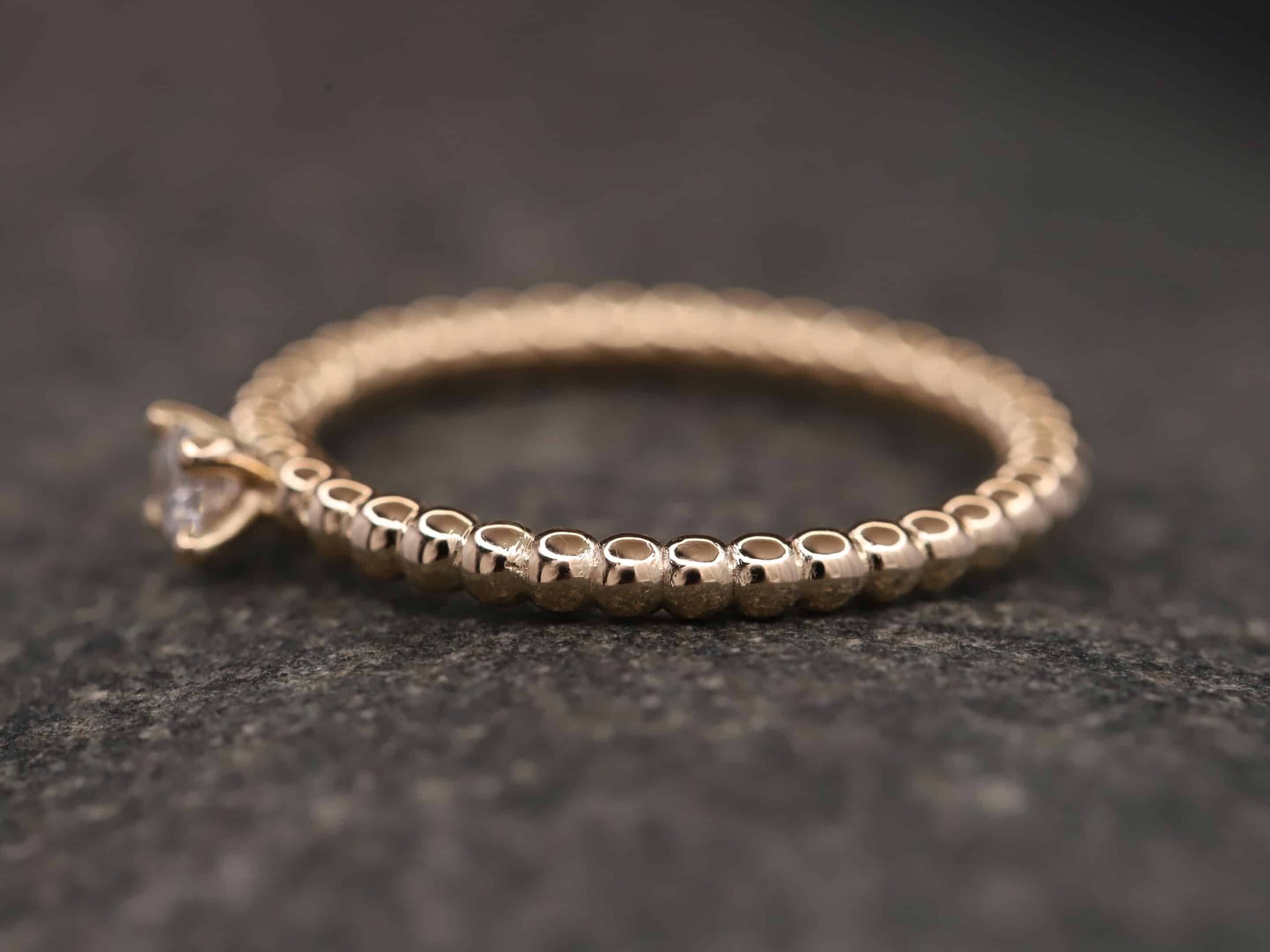Verlobungsring Kugelring 585er Rosegold mit 0,11ct synthetischem Diamanten im Brillantschliff – Bild 2