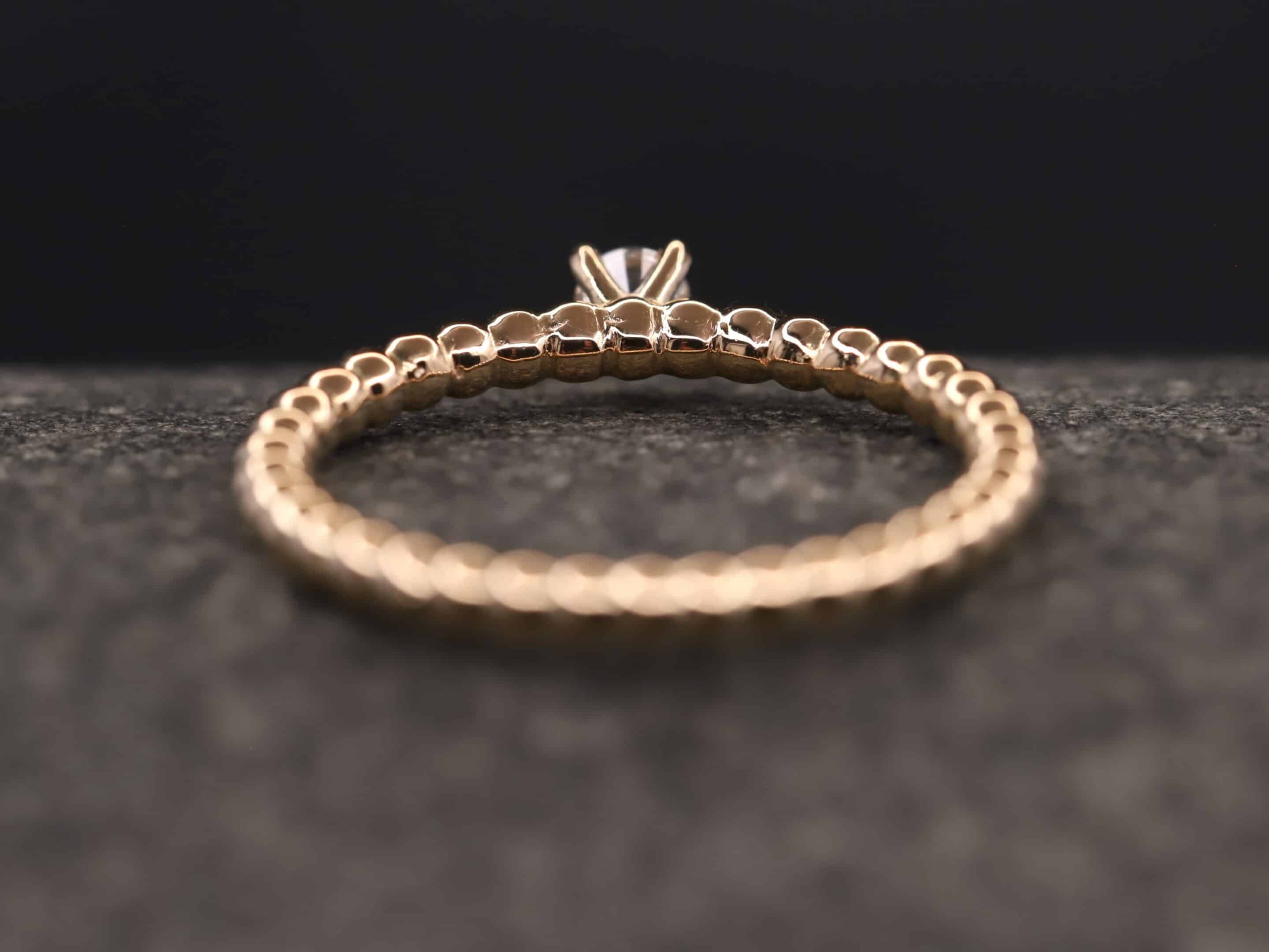 Verlobungsring Kugelring 585er Rosegold mit 0,11ct synthetischem Diamanten im Brillantschliff – Bild 4