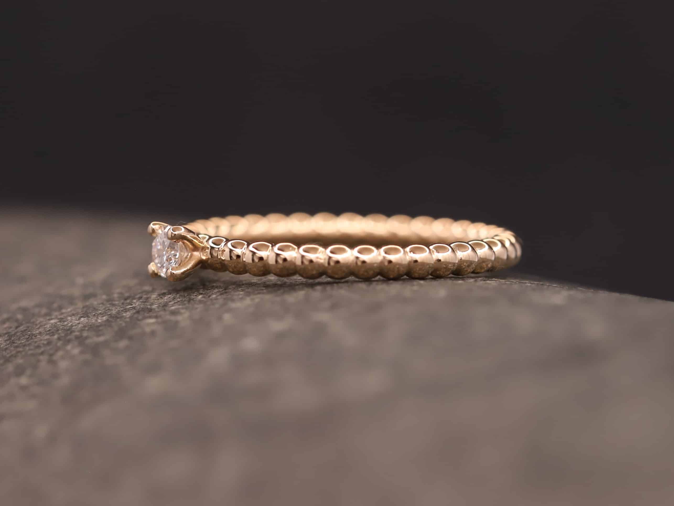 Verlobungsring Kugelring 585er Rosegold mit 0,11ct synthetischem Diamanten im Brillantschliff – Bild 6