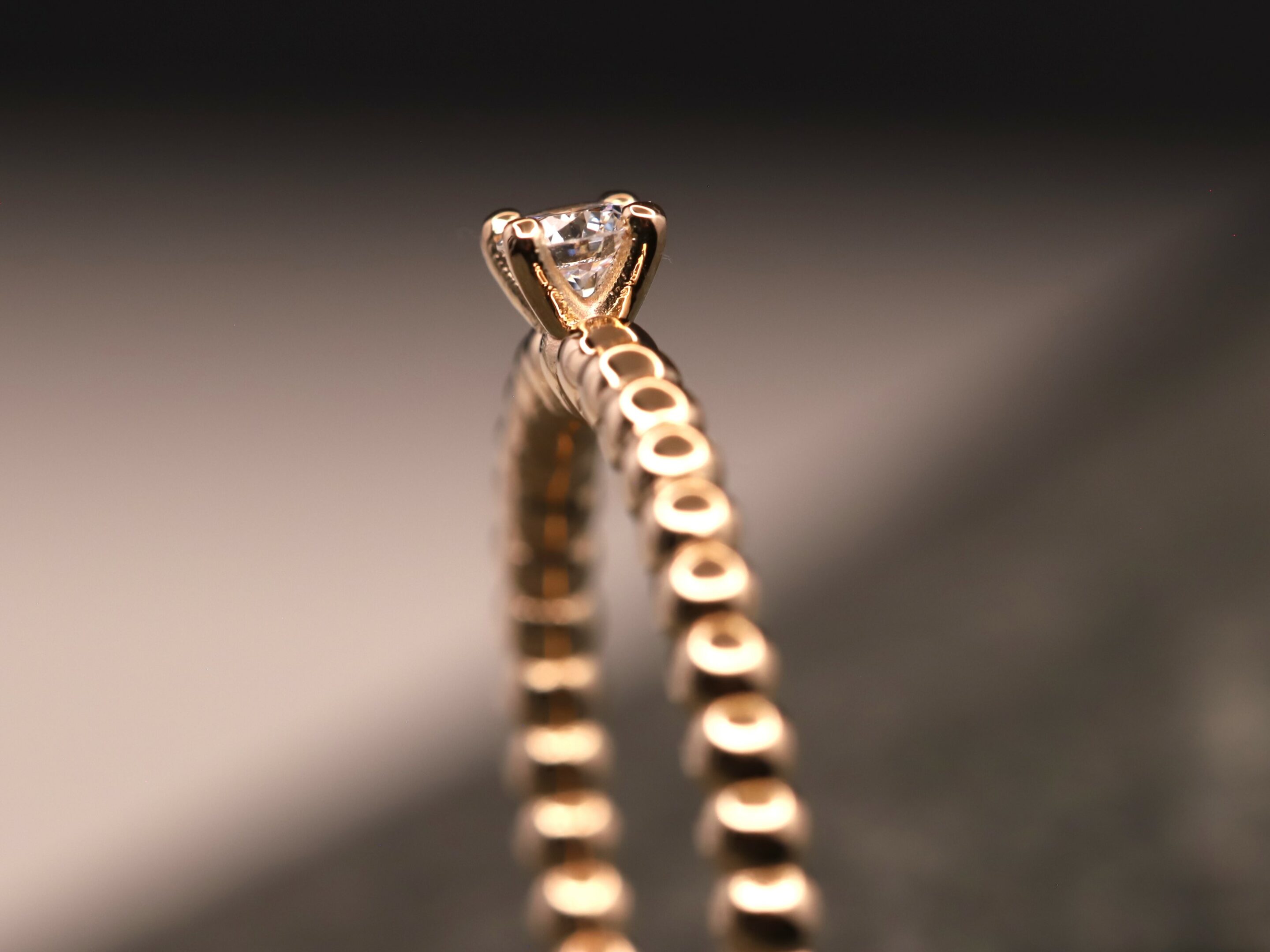 Verlobungsring Kugelring 585er Rosegold mit 0,11ct synthetischem Diamanten im Brillantschliff – Bild 9