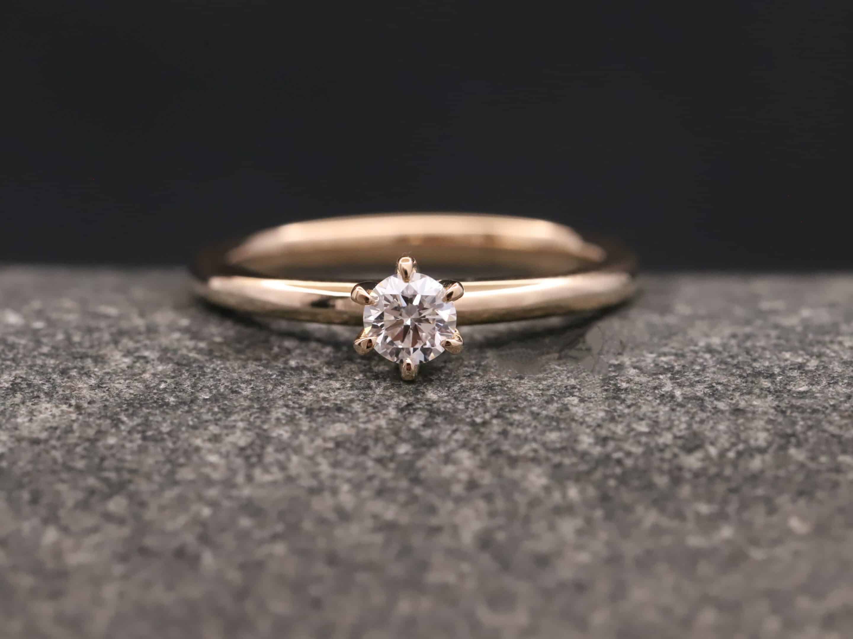 Verlobungsring 585er Rosegold mit 0,29ct synthetischem Brillant
