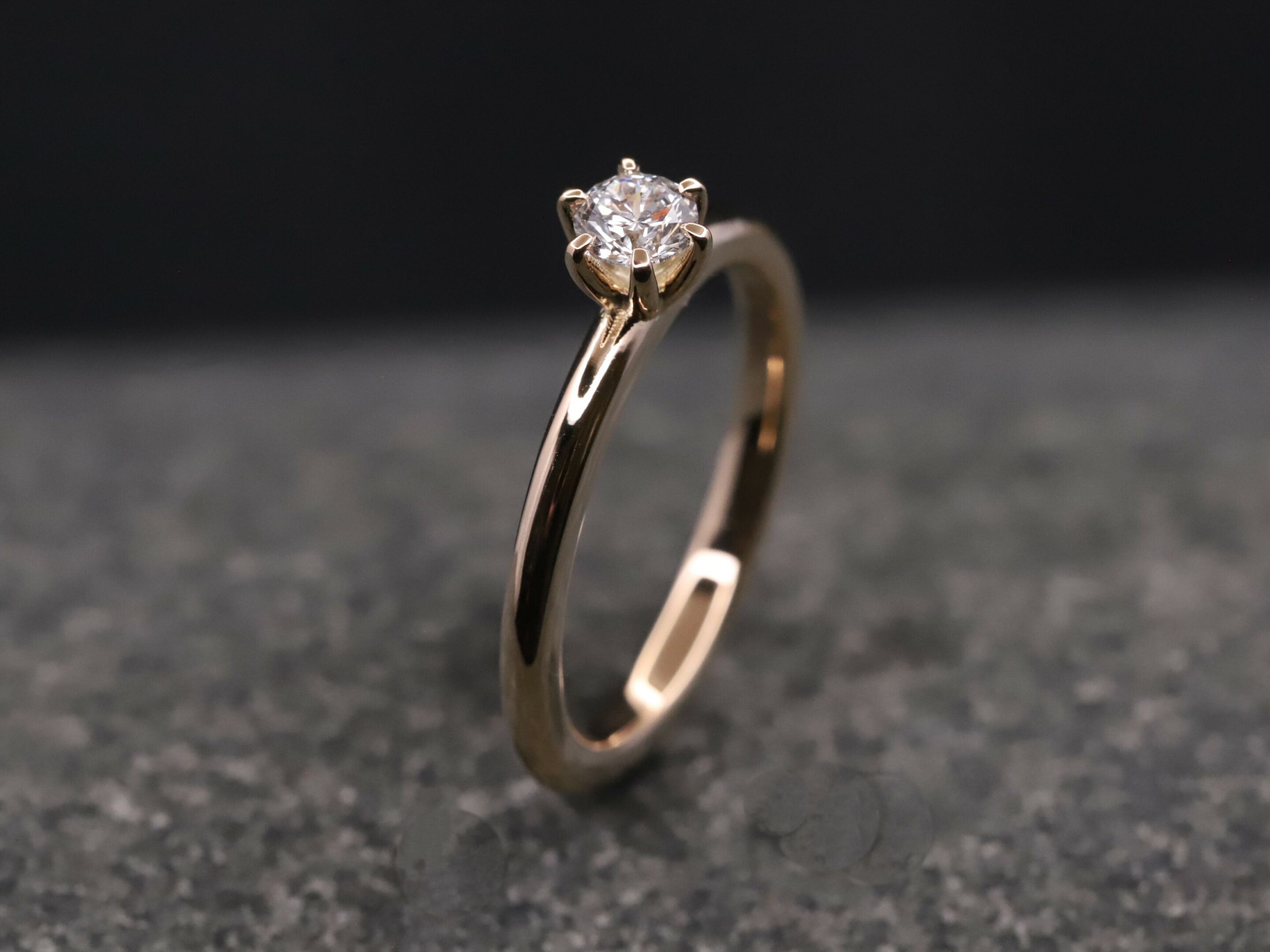 Verlobungsring 585er Rosegold mit 0,29ct synthetischem Brillant – Bild 2
