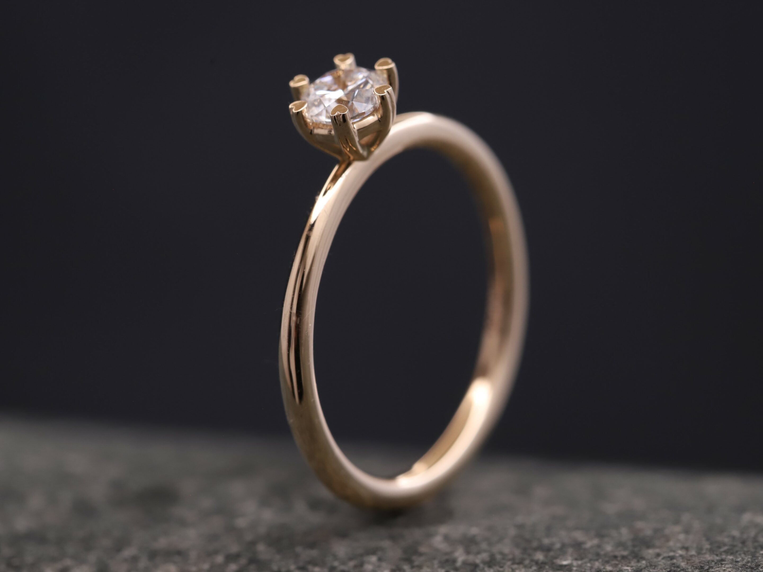 Verlobungsring 585er Rosegold mit 0,40ct synthetischem Diamanten im Brillantschliff – Bild 4