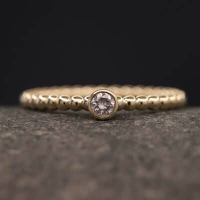 Verlobungsring 585er Gelbgold mit 0,13ct synthetischem Diamanten im Brillantschliff