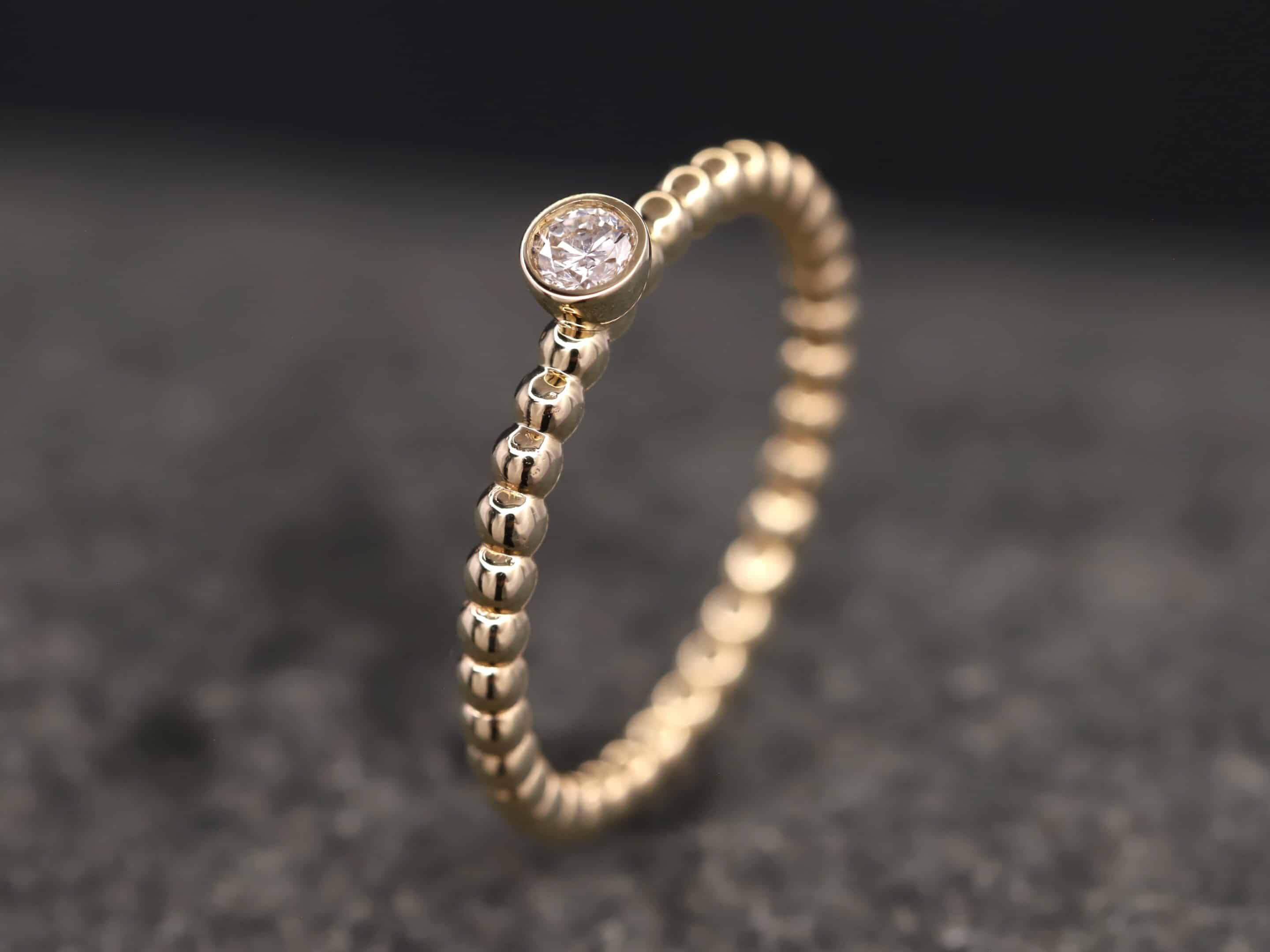 Verlobungsring 585er Gelbgold mit 0,13ct synthetischem Diamanten im Brillantschliff – Bild 2