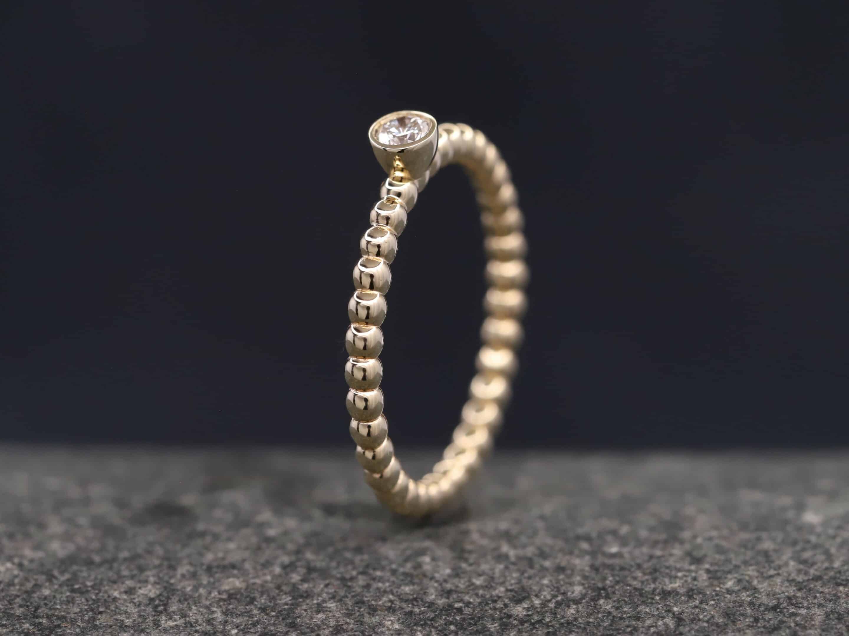 Verlobungsring 585er Gelbgold mit 0,13ct synthetischem Diamanten im Brillantschliff – Bild 4