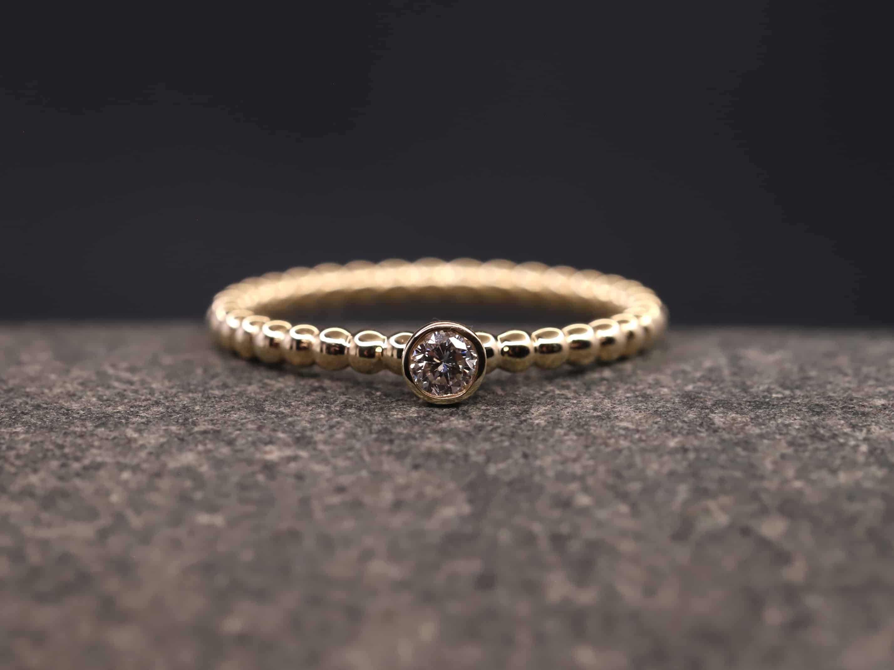 Verlobungsring 585er Gelbgold mit 0,13ct synthetischem Diamanten im Brillantschliff – Bild 6