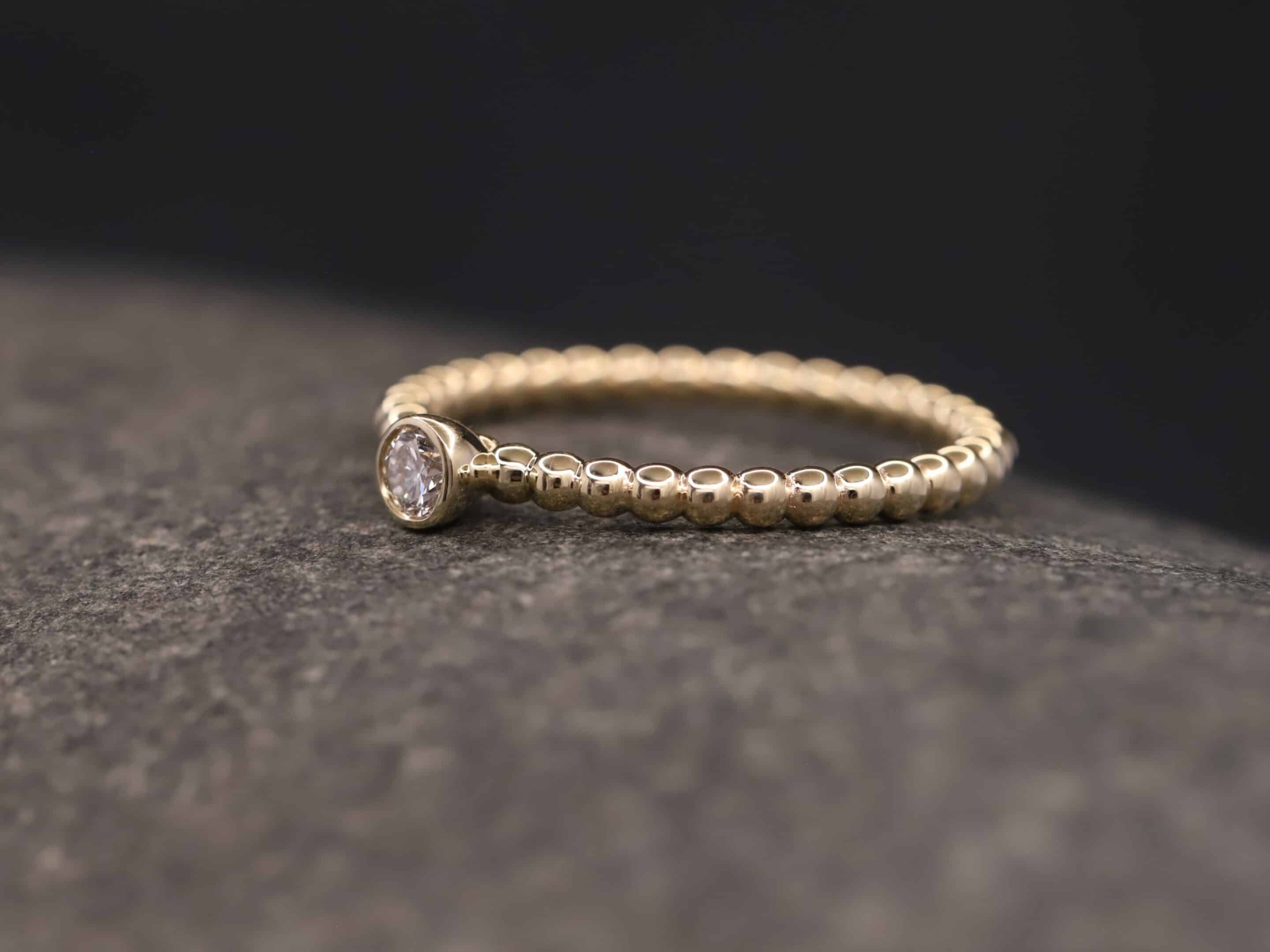 Verlobungsring 585er Gelbgold mit 0,13ct synthetischem Diamanten im Brillantschliff – Bild 7