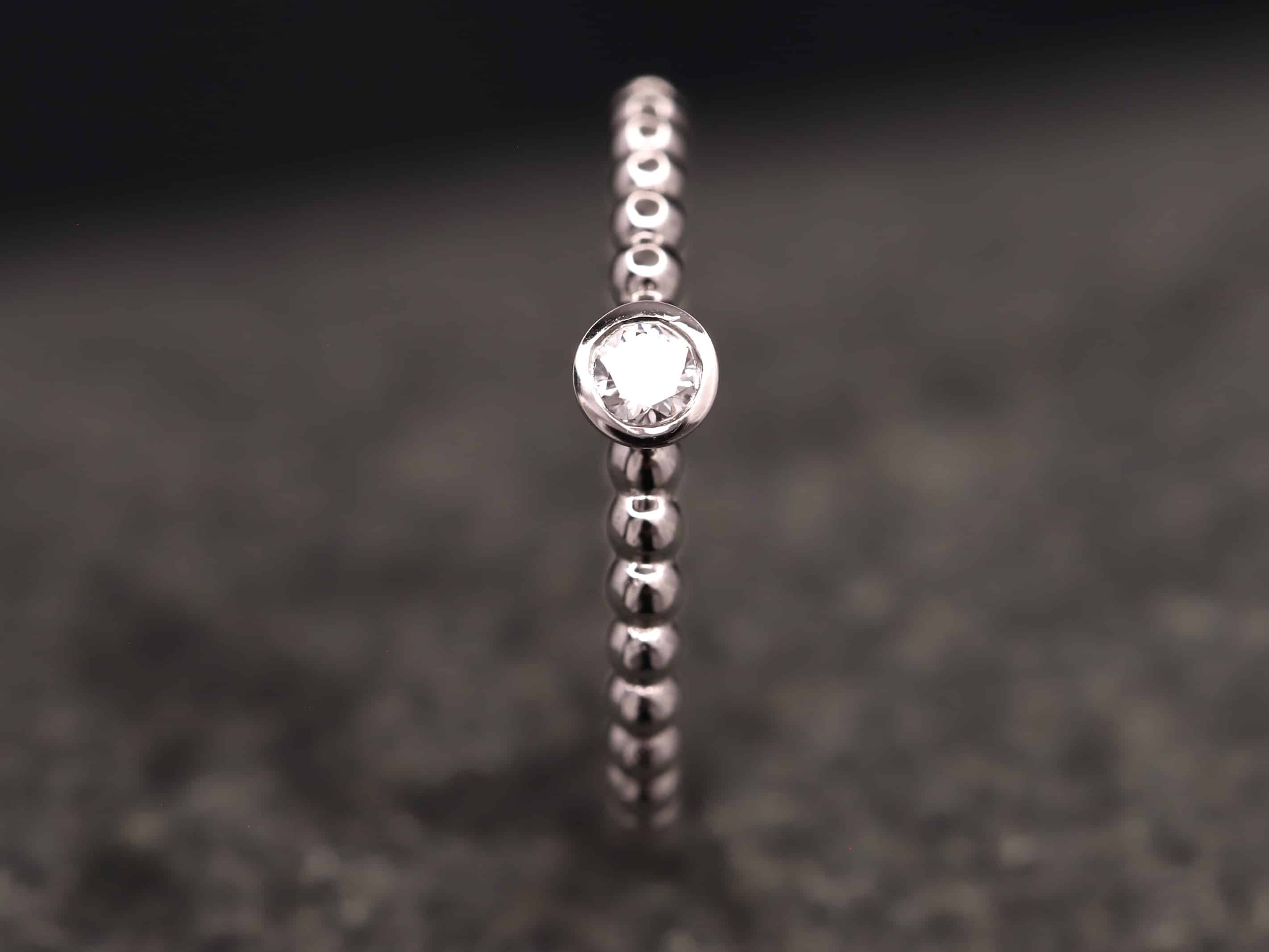 Verlobungsring 950er Platin mit 0,13ct synthetischem Diamanten im Brillantschliff – Bild 3