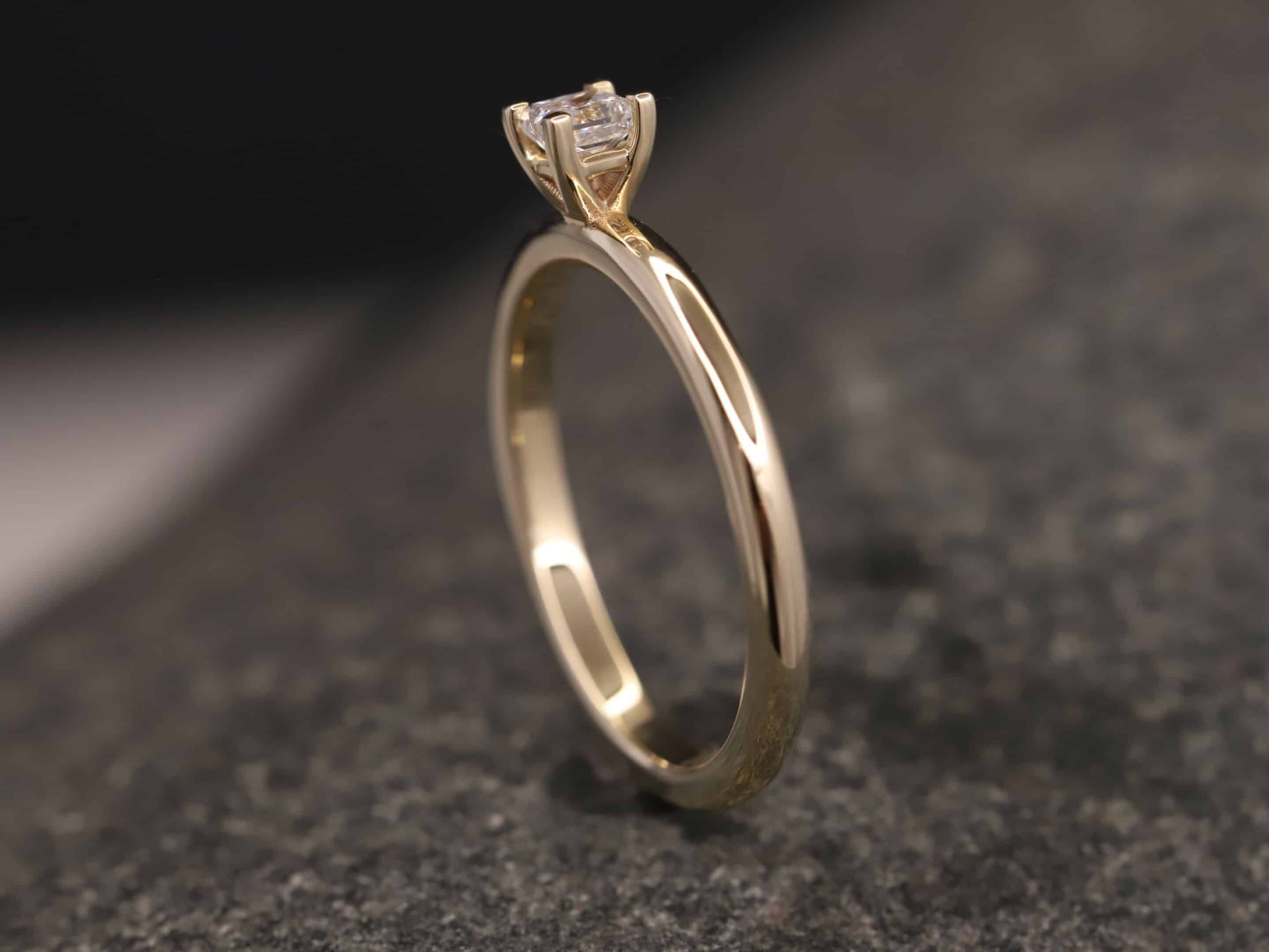 Verlobungsring 585er Gelbgold mit 0,21ct synthetischem Diamanten im Princess Schliff – Bild 6