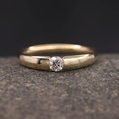 Verlobungsring 585er Gelbgold mit 0,17ct synthetischem Diamanten im Brillantschliff
