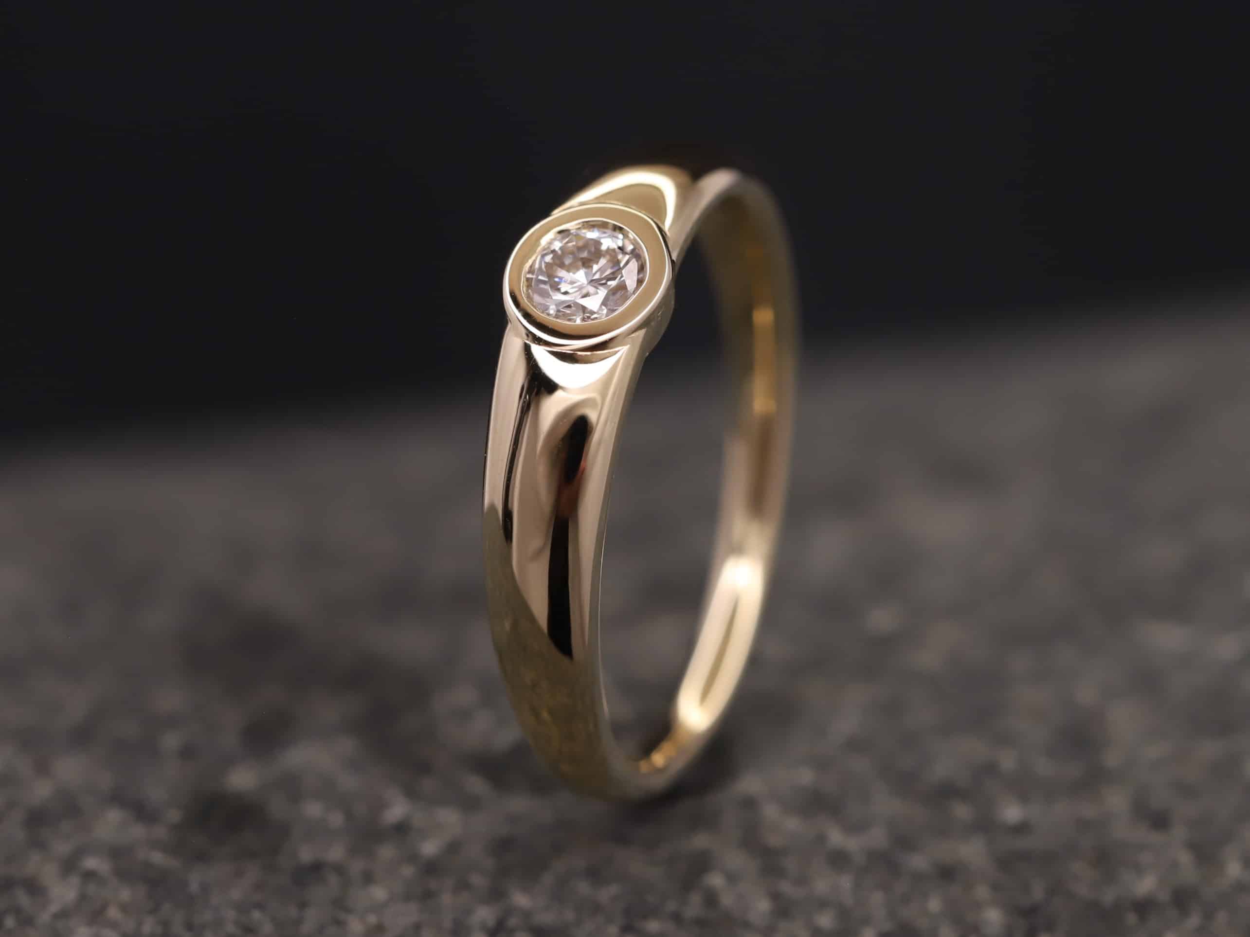 Verlobungsring 585er Gelbgold mit 0,25ct synthetischem Diamanten im Brillantschliff – Bild 5