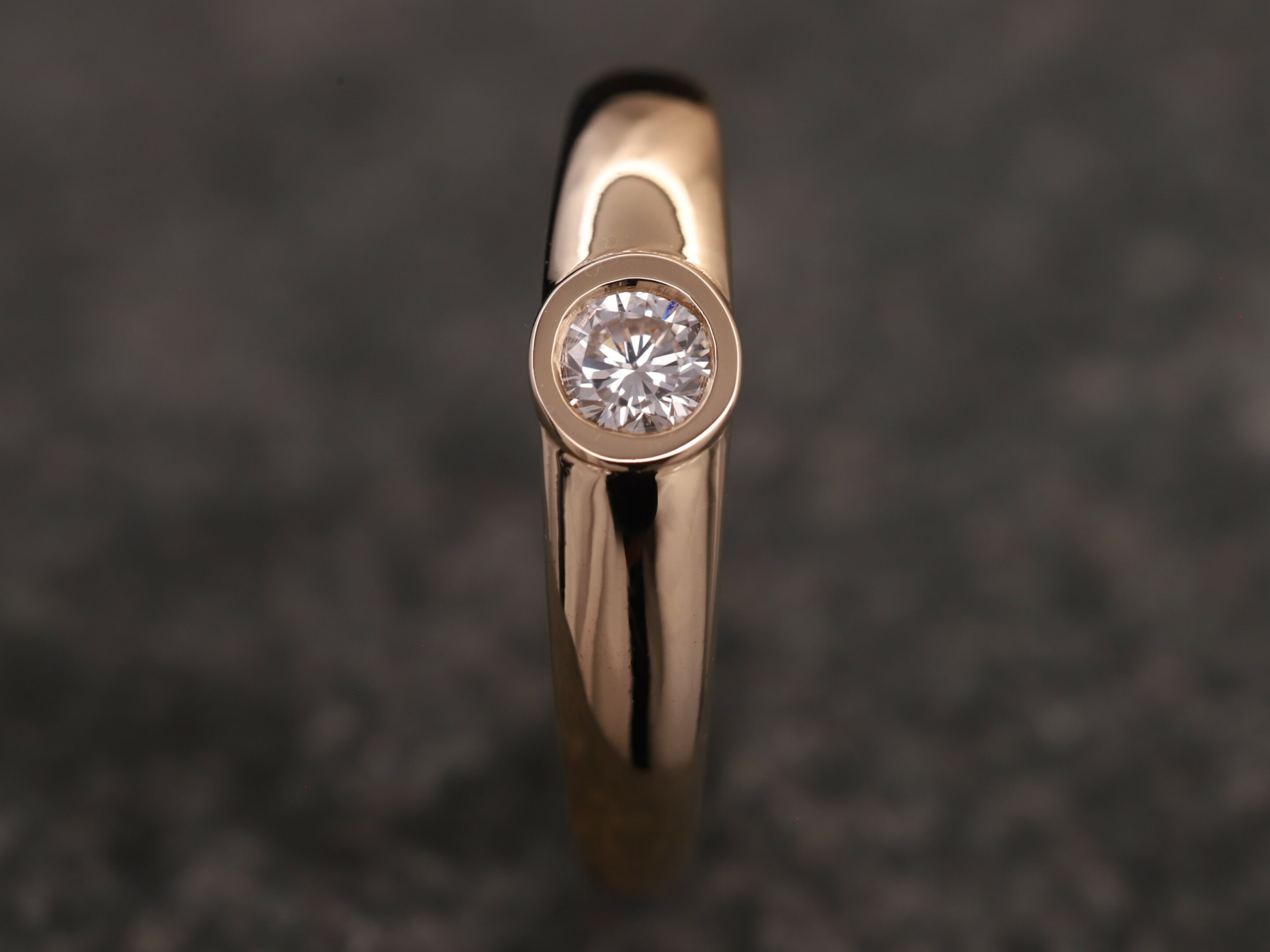 Verlobungsring 585er Rosegold mit 0,25ct synthetischem Diamanten im Brillantschliff – Bild 4