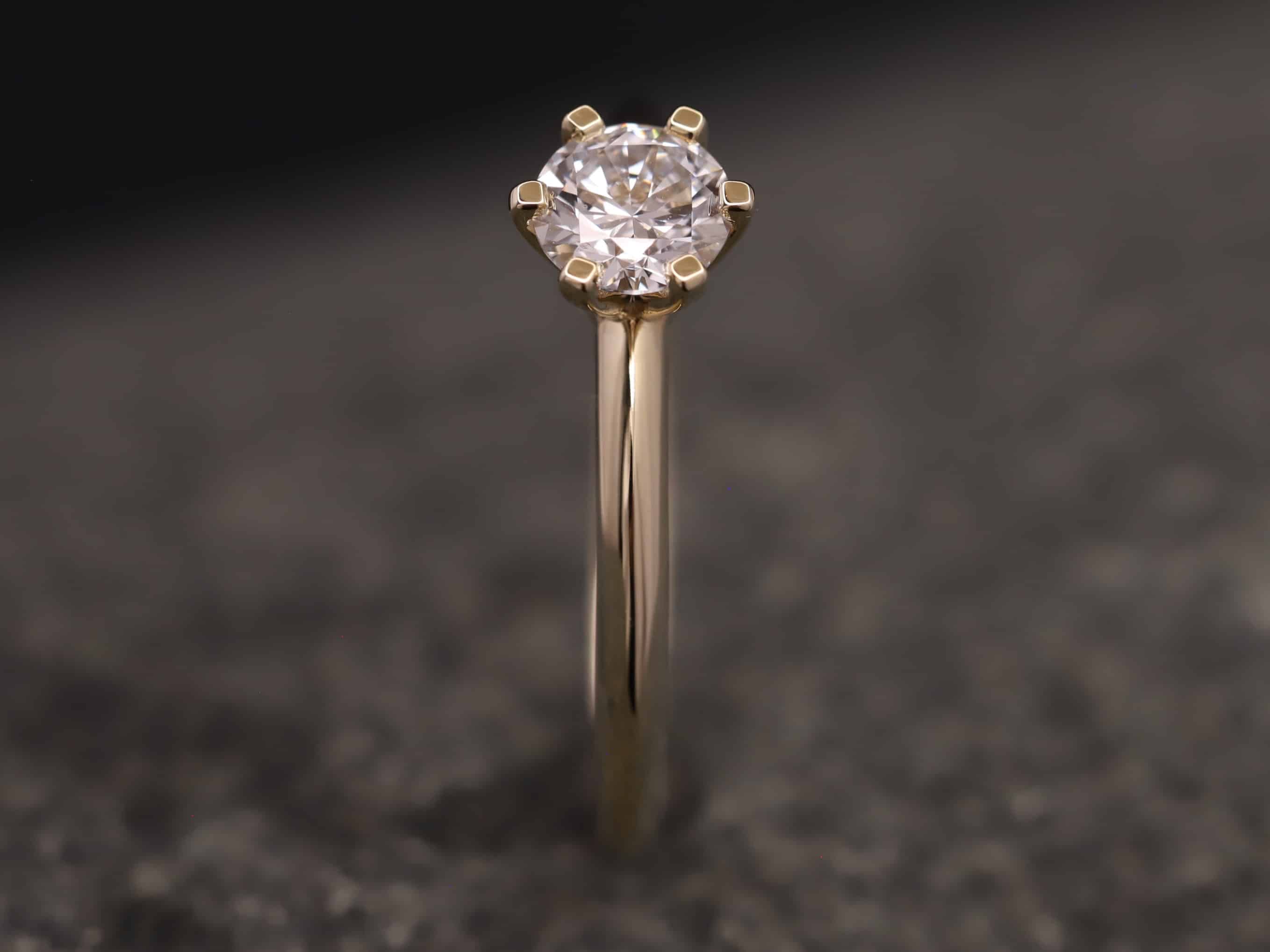 Verlobungsring 585er Gelbgold mit 0,54ct synthetischem Diamanten im Brillantschliff – Bild 4
