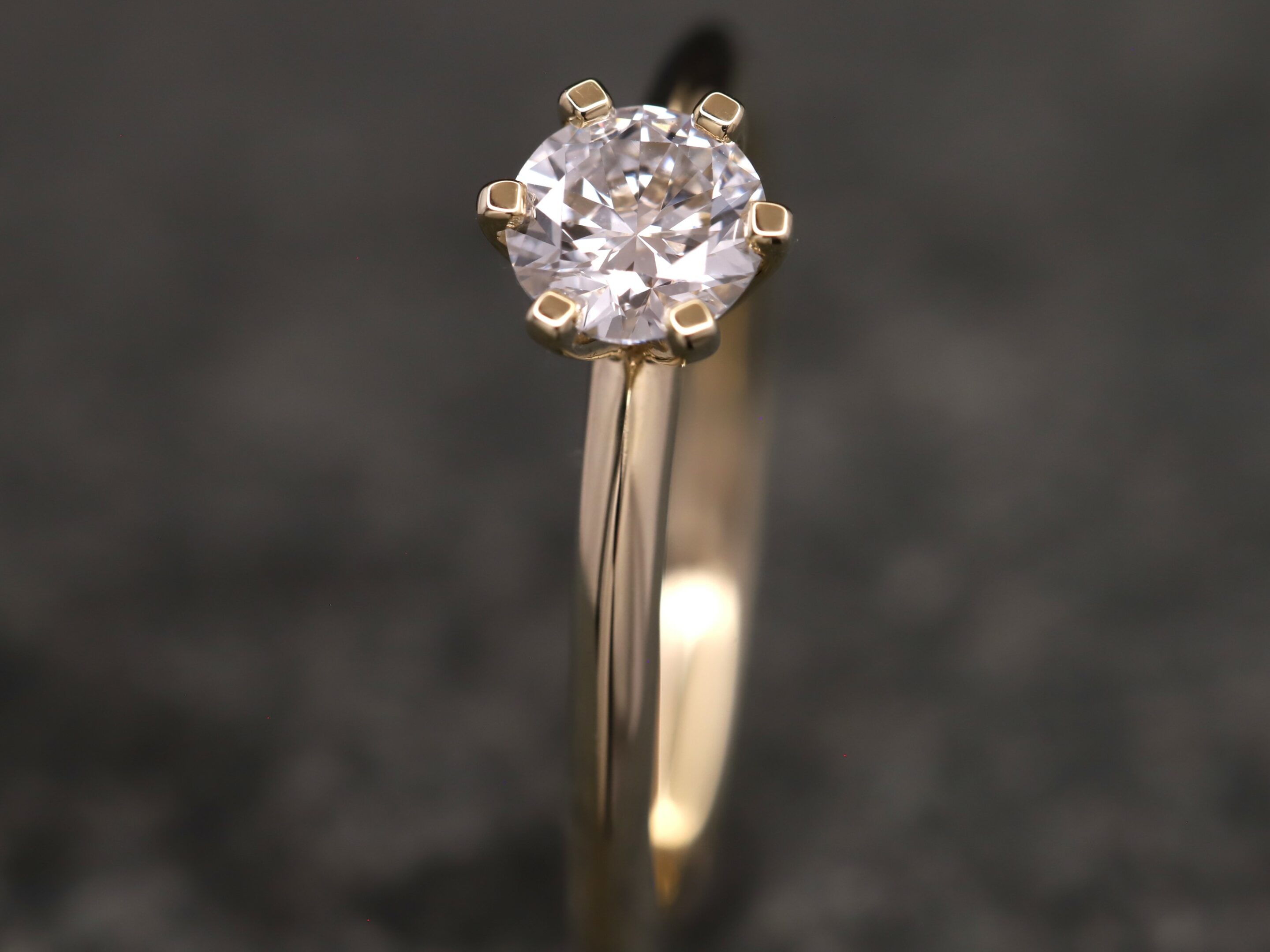 Verlobungsring 585er Gelbgold mit 0,54ct synthetischem Diamanten im Brillantschliff – Bild 7