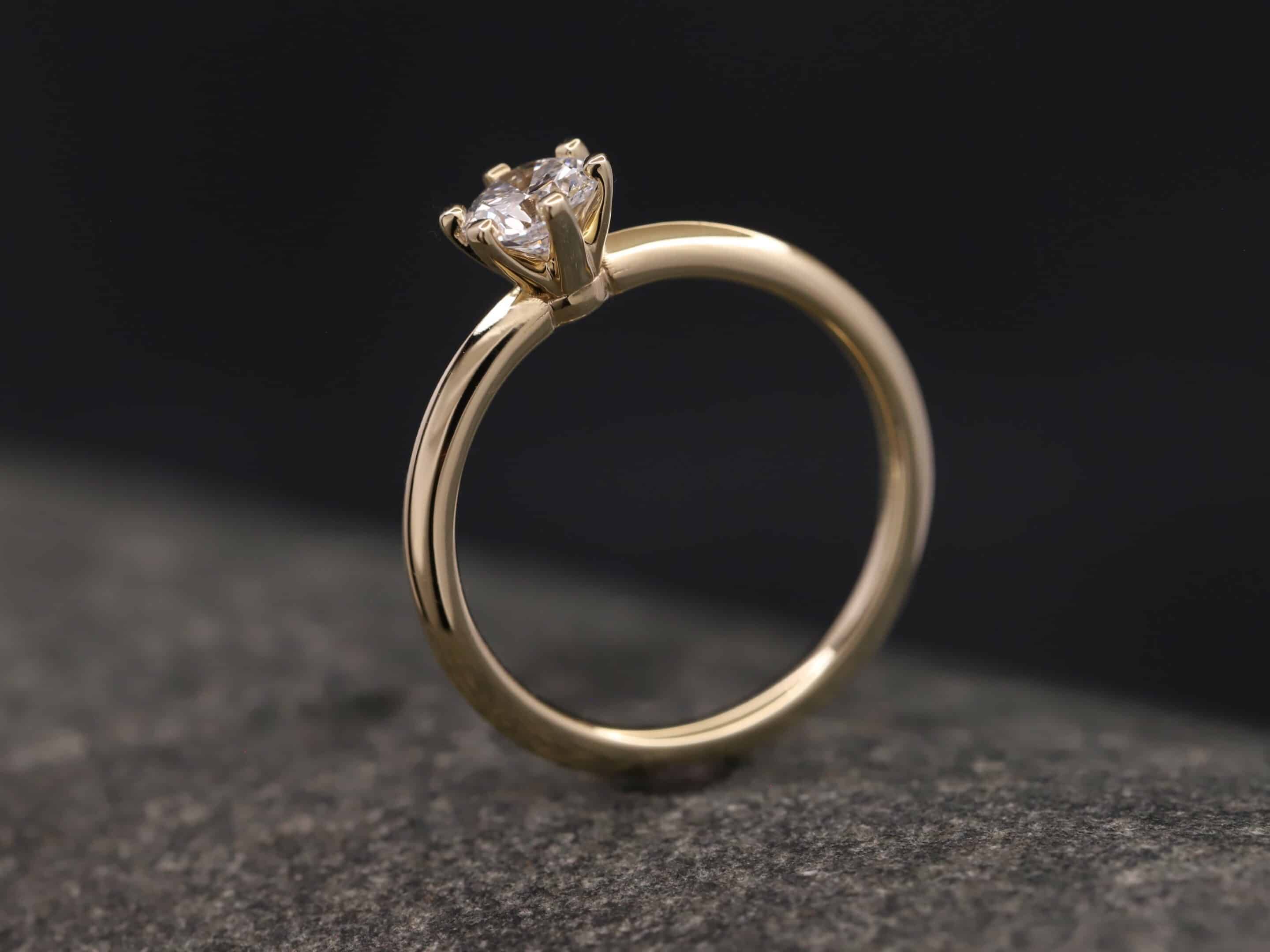 Verlobungsring 585er Gelbgold mit 0,54ct synthetischem Diamanten im Brillantschliff – Bild 8