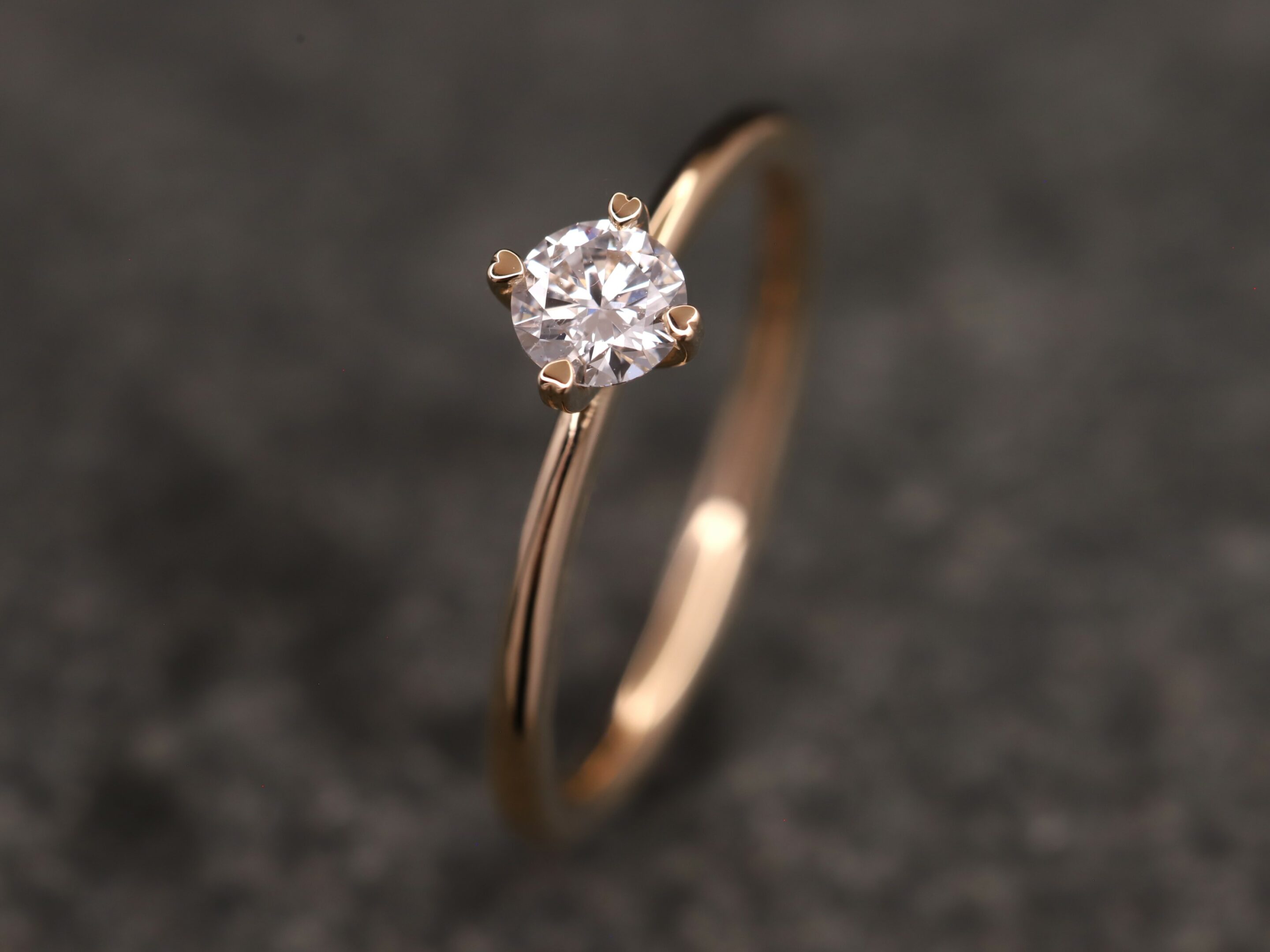 Verlobungsring VR-0055 Rosegold (4) gelbgold ring verlobung mit 0,18ct synthetischem diamanten in brillantschliff angefertigt im schmuckgarten