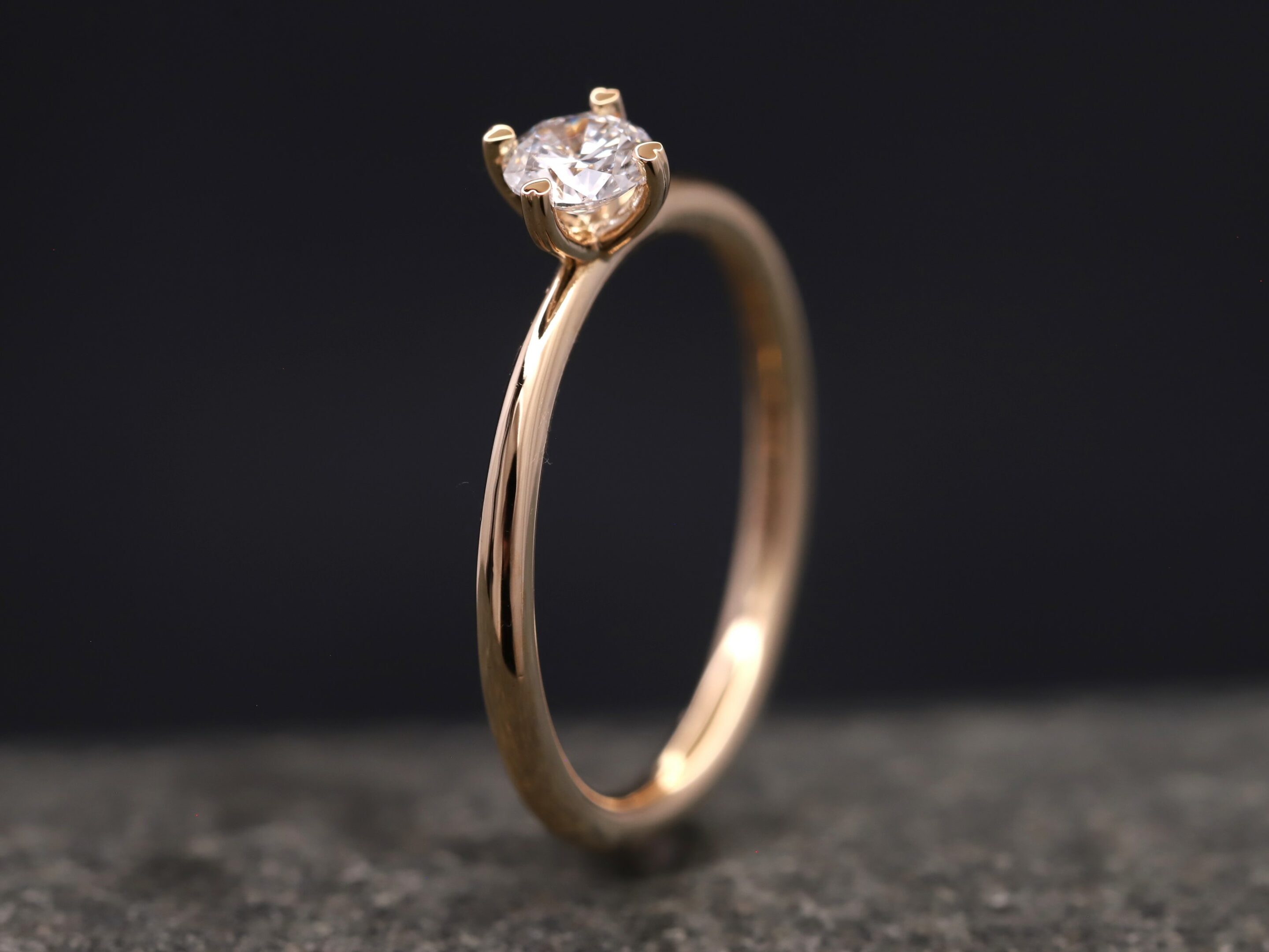 Verlobungsring 585er Rosegold mit 0,35ct synthetischem Diamanten im Brillantschliff – Bild 5