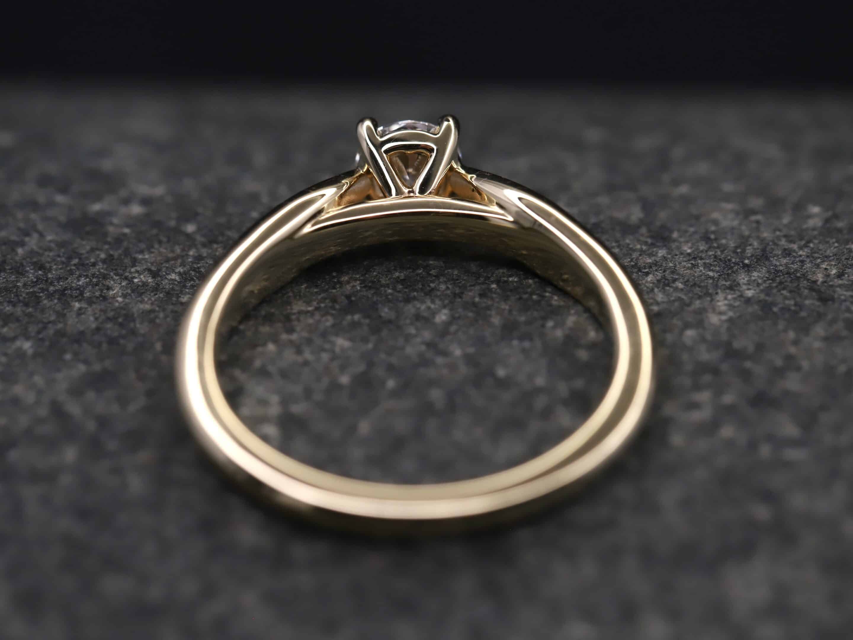 Verlobungsring 585er Gelbgold mit 0,40ct synthetischem Diamanten im Brillantschliff – Bild 11