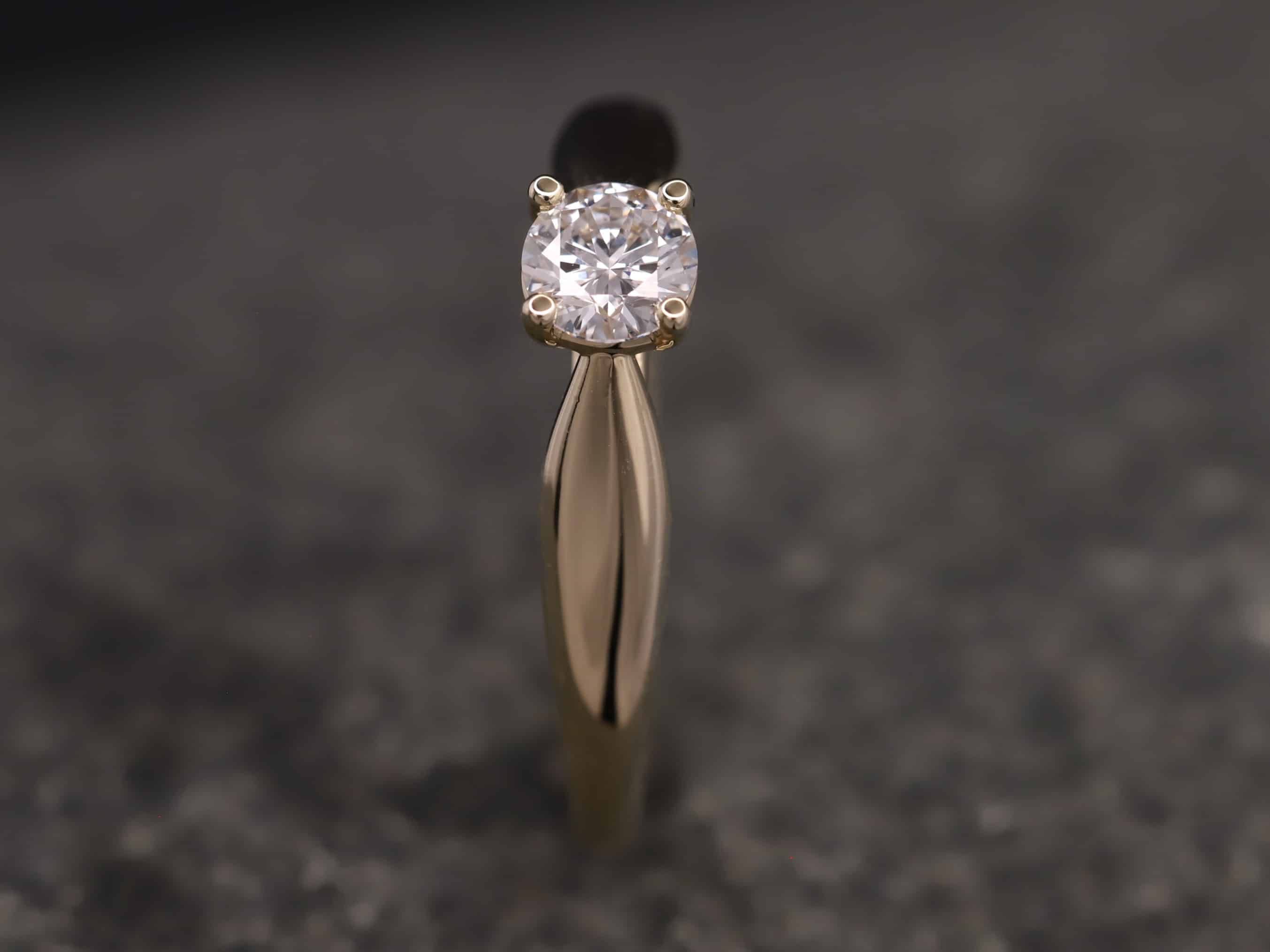 Verlobungsring 585er Gelbgold mit 0,40ct synthetischem Diamanten im Brillantschliff – Bild 5
