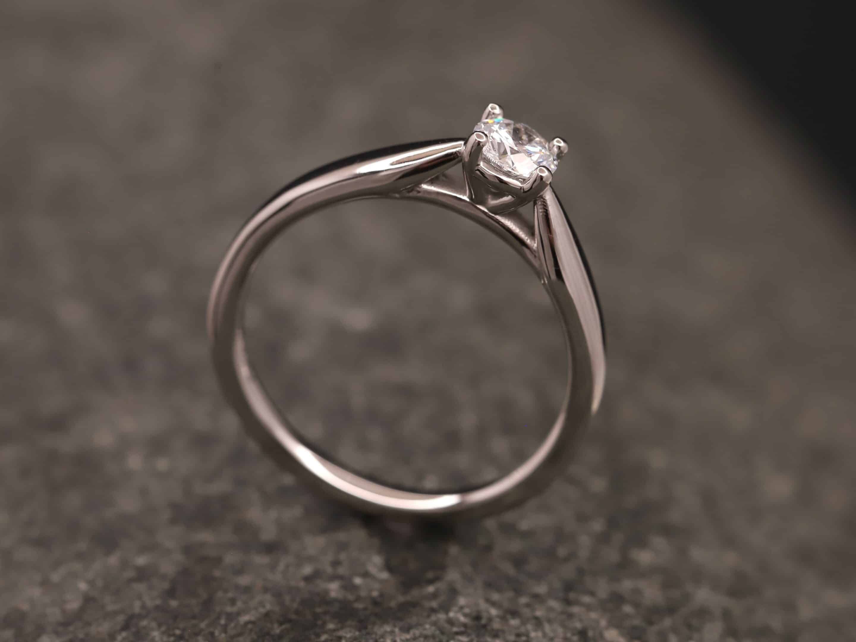 Verlobungsring 950er Platin mit 0,40ct synthetischem Diamanten im Brillantschliff – Bild 10