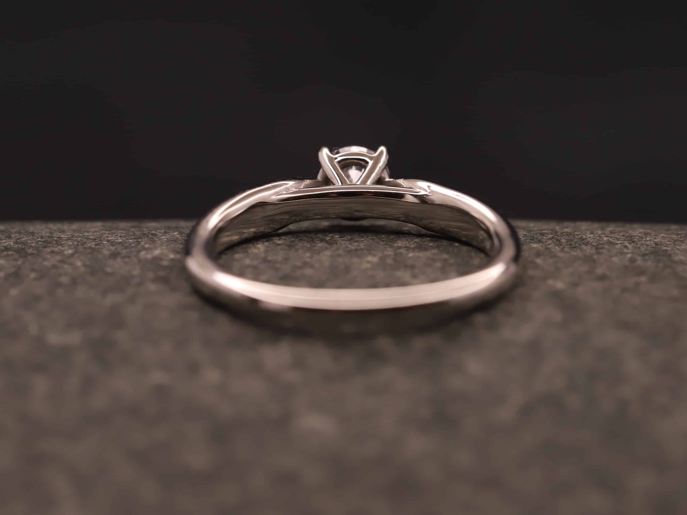 Verlobungsring 950er Platin mit 0,40ct synthetischem Diamanten im Brillantschliff – Bild 4