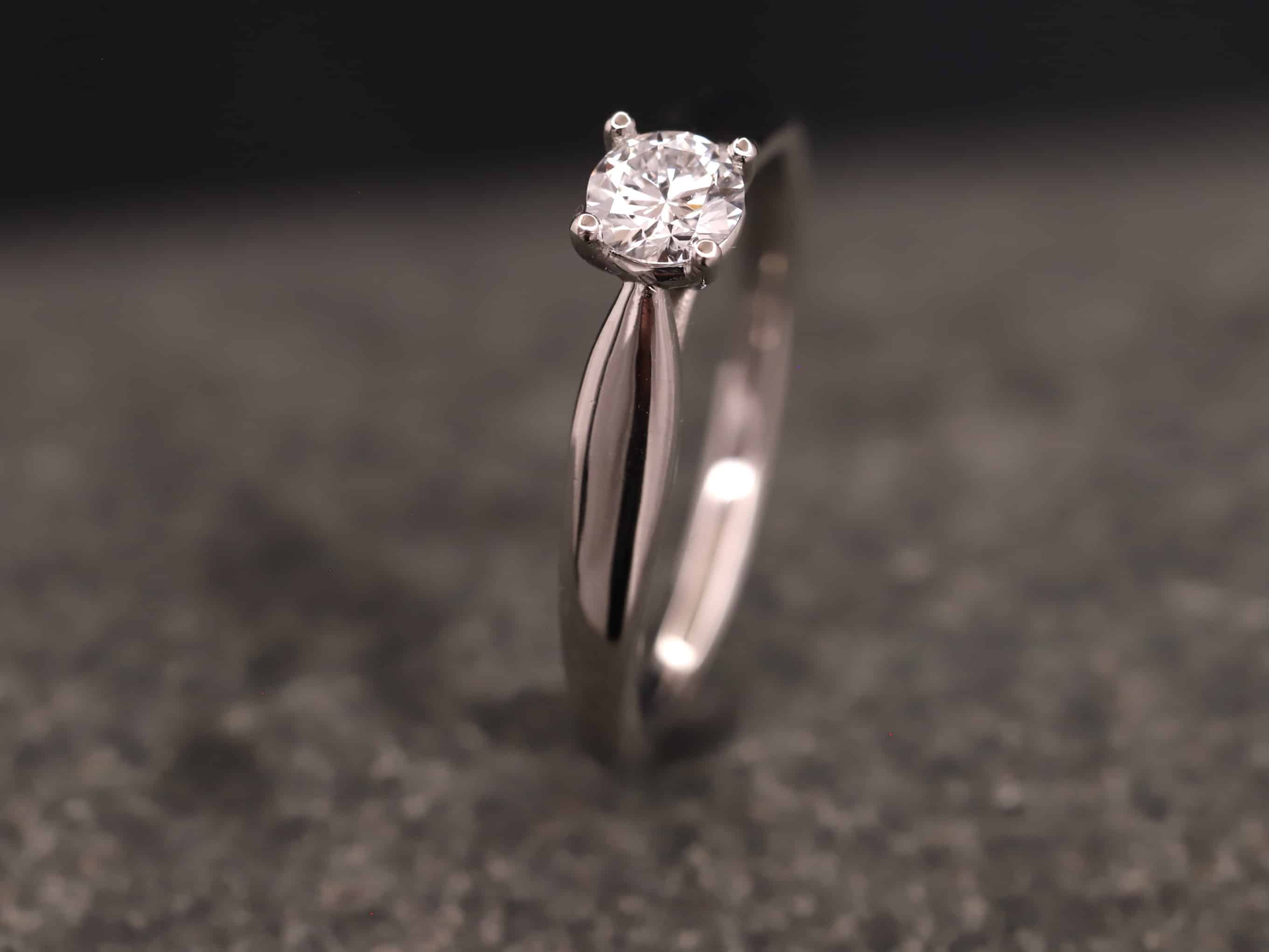 Verlobungsring 950er Platin mit 0,40ct synthetischem Diamanten im Brillantschliff – Bild 7