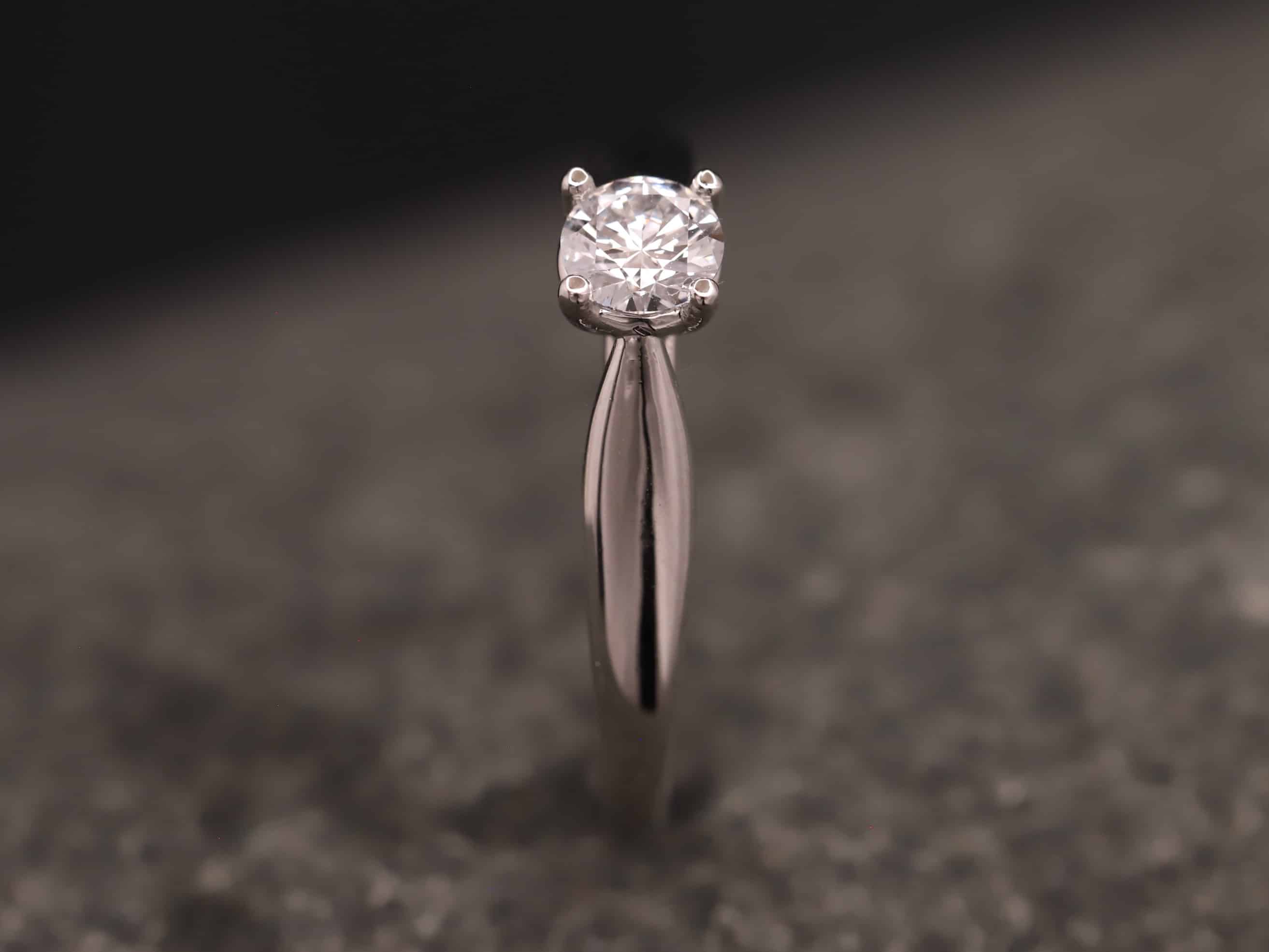 Verlobungsring 950er Platin mit 0,40ct synthetischem Diamanten im Brillantschliff – Bild 8