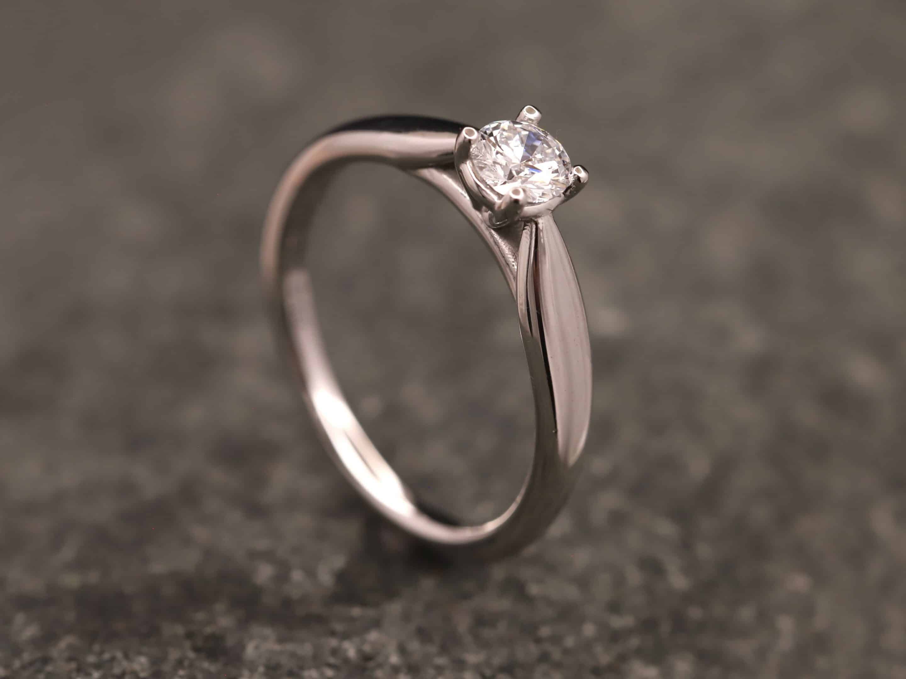 Verlobungsring 950er Platin mit 0,40ct synthetischem Diamanten im Brillantschliff – Bild 9