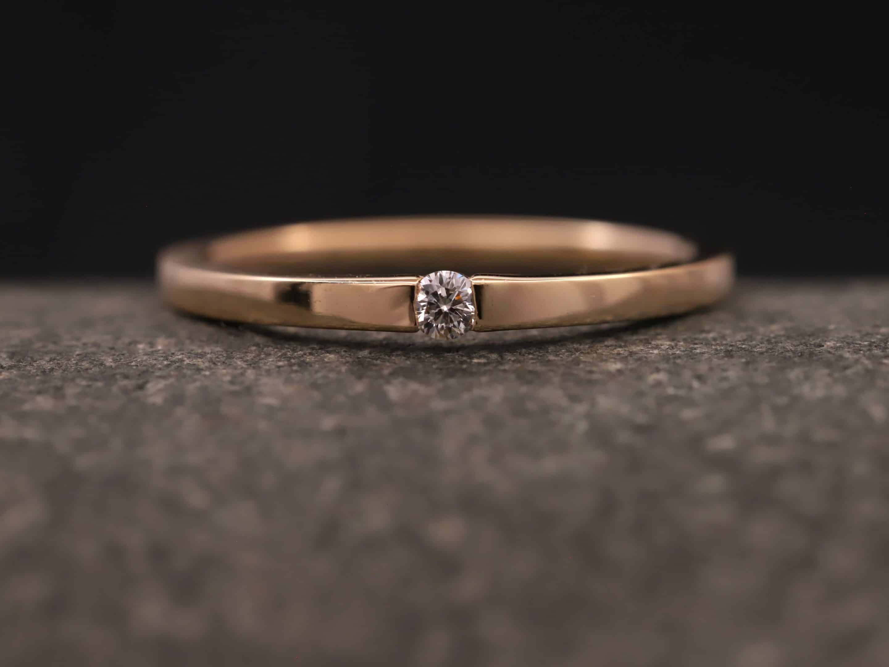 Verlobungsring 585er Rosegold mit 0,05ct synthetischem Diamanten im Brillantschliff