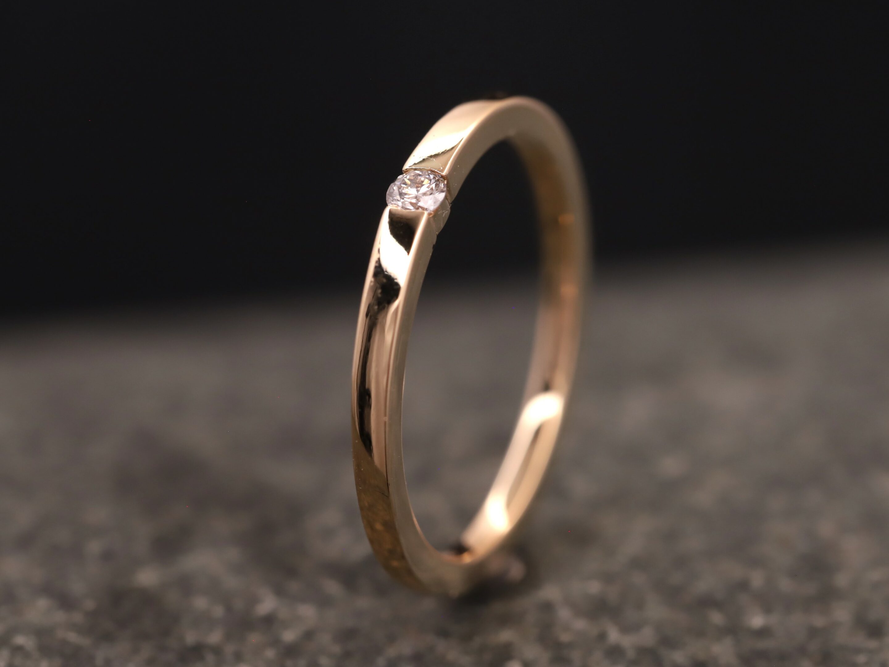 Verlobungsring 585er Rosegold mit 0,05ct synthetischem Diamanten im Brillantschliff – Bild 3