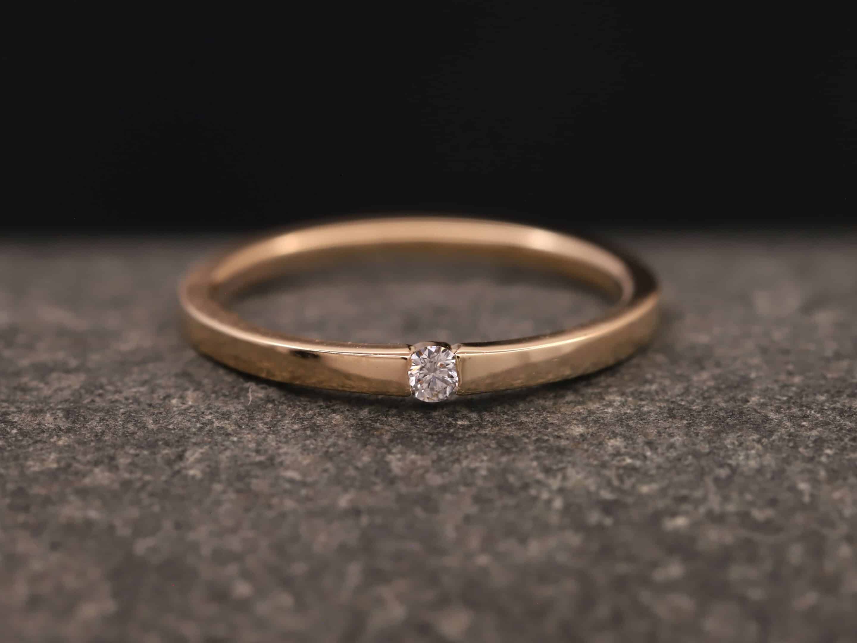 Verlobungsring 585er Rosegold mit 0,05ct synthetischem Diamanten im Brillantschliff – Bild 5