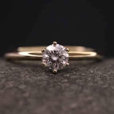 Verlobungsring 585er Gelbgold mit 0,57ct synthetischem Diamanten im Brillantschliff