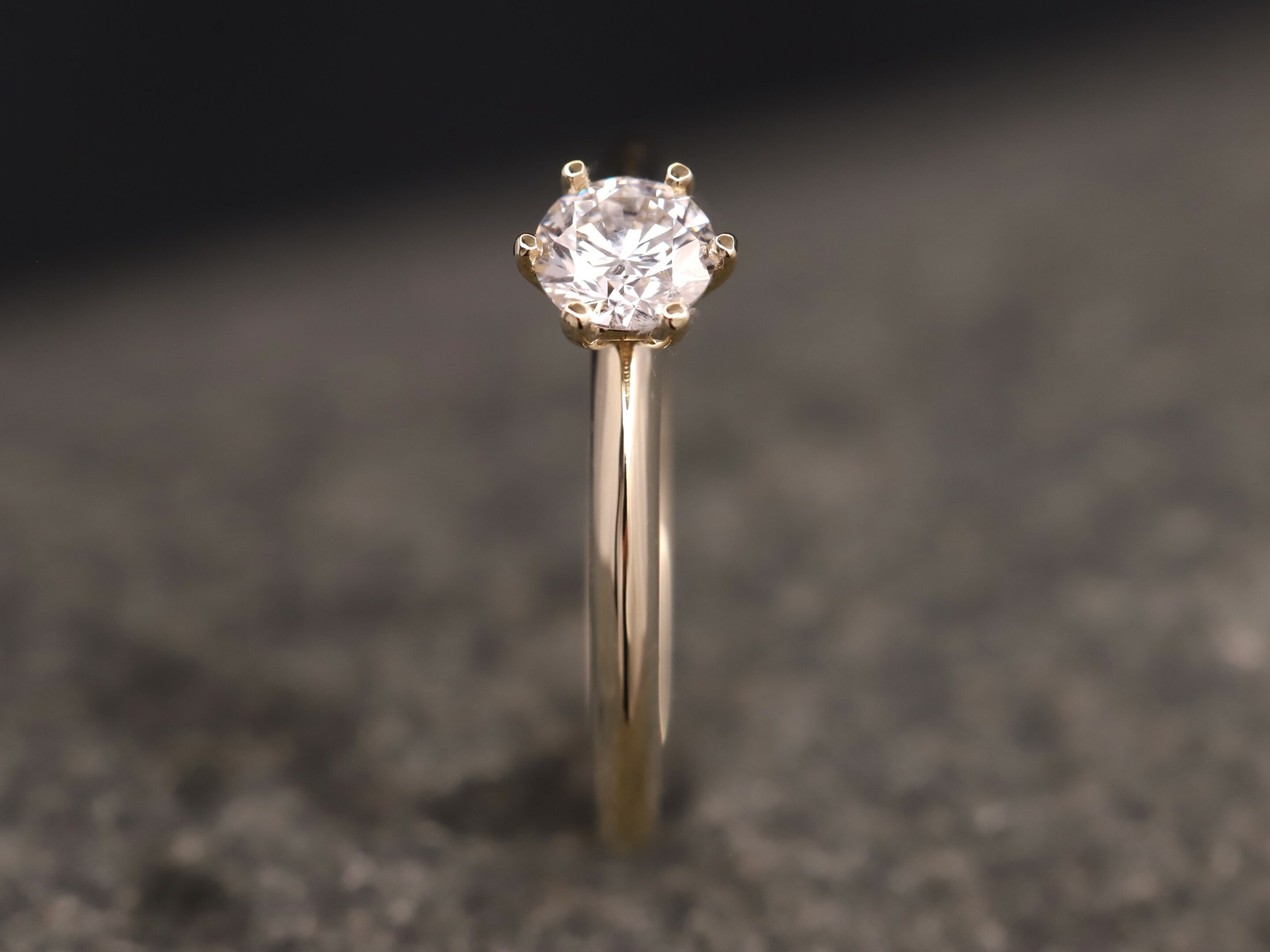 Verlobungsring 585er Gelbgold mit 0,57ct synthetischem Diamanten im Brillantschliff – Bild 3
