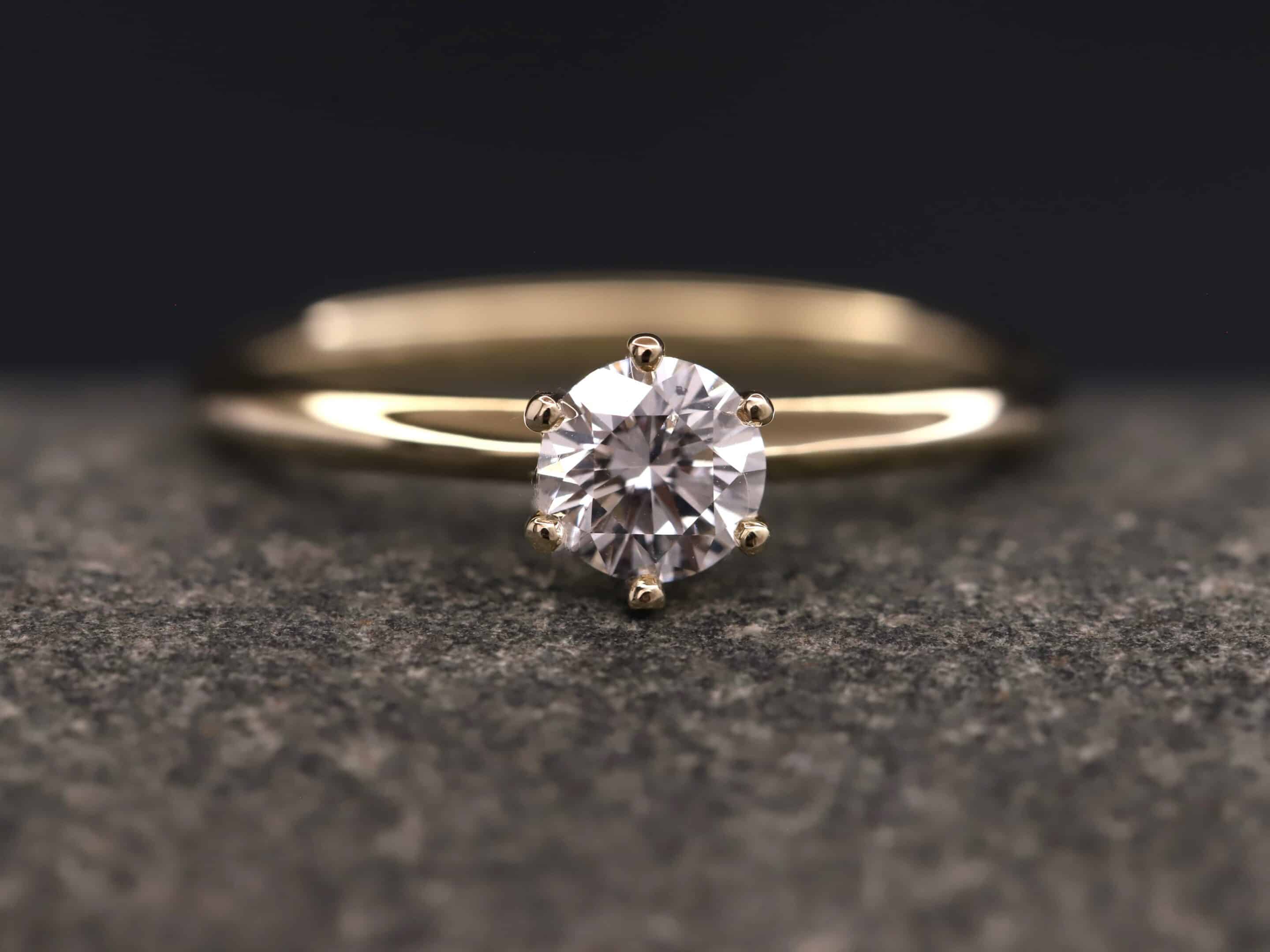 Verlobungsring 585er Gelbgold mit 0,57ct synthetischem Diamanten im Brillantschliff – Bild 6