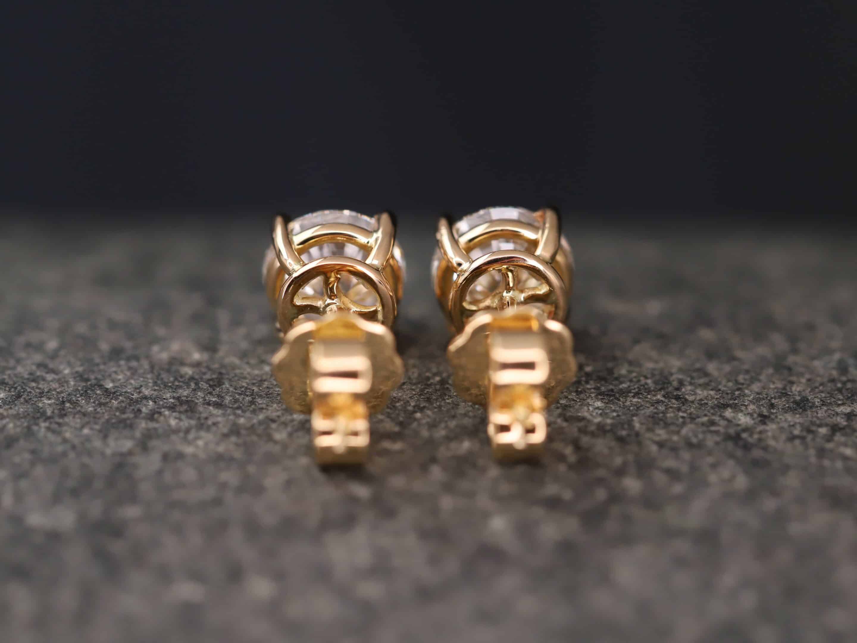 2,ct Brillantstecker in 750er Rosegold mit einer Viergriff Fassung (4 Krappen je Stein, synthetische Brillanten) – Bild 4