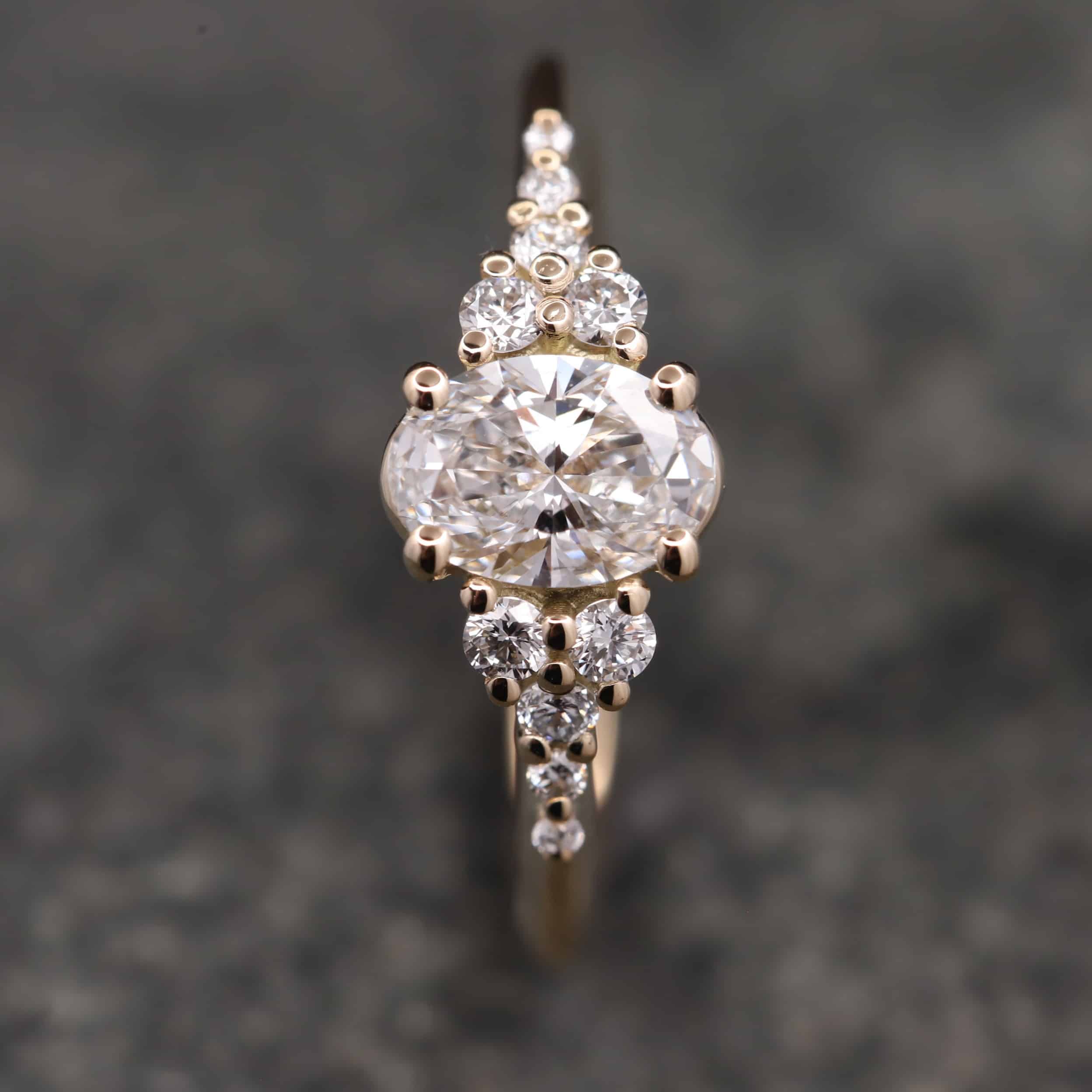 Verlobungsring 585er Rosegold mit 0,74ct synthetischen Ovalem Diamanten – Bild 7