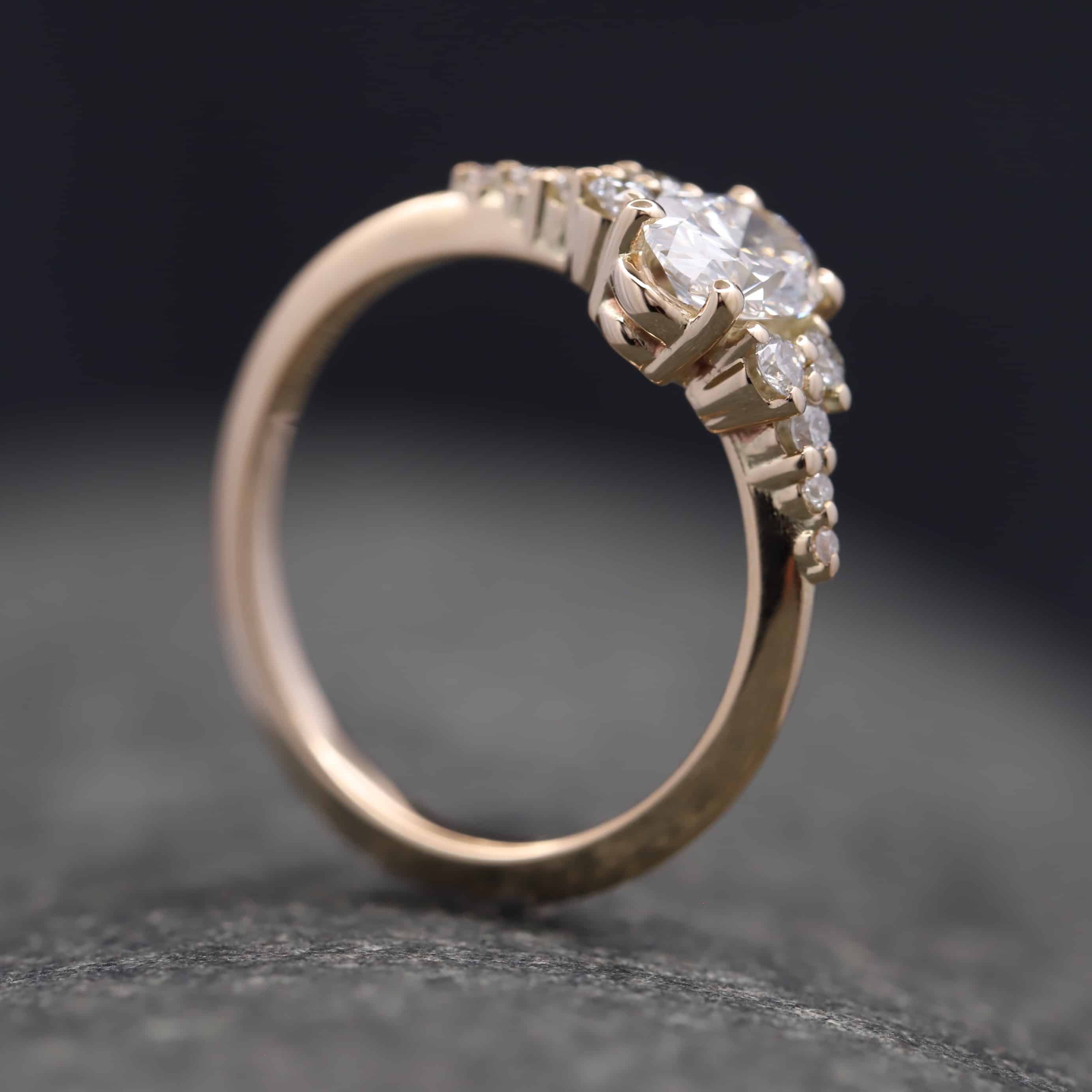 Verlobungsring 585er Rosegold mit 0,74ct synthetischen Ovalem Diamanten – Bild 6
