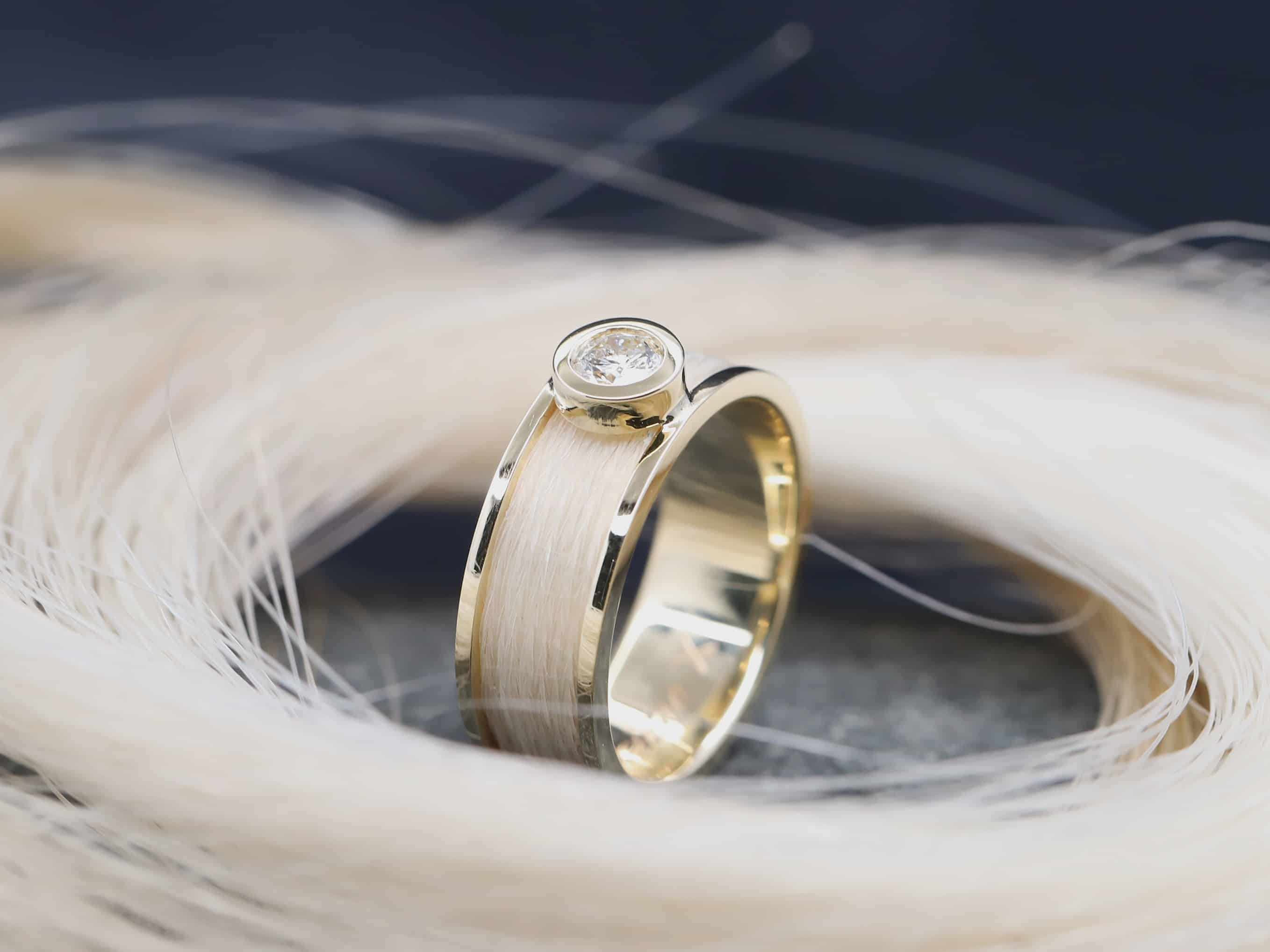 Pferdehaarring 585er Gelbgold mit 0,5ct großem Brillant – Bild 7