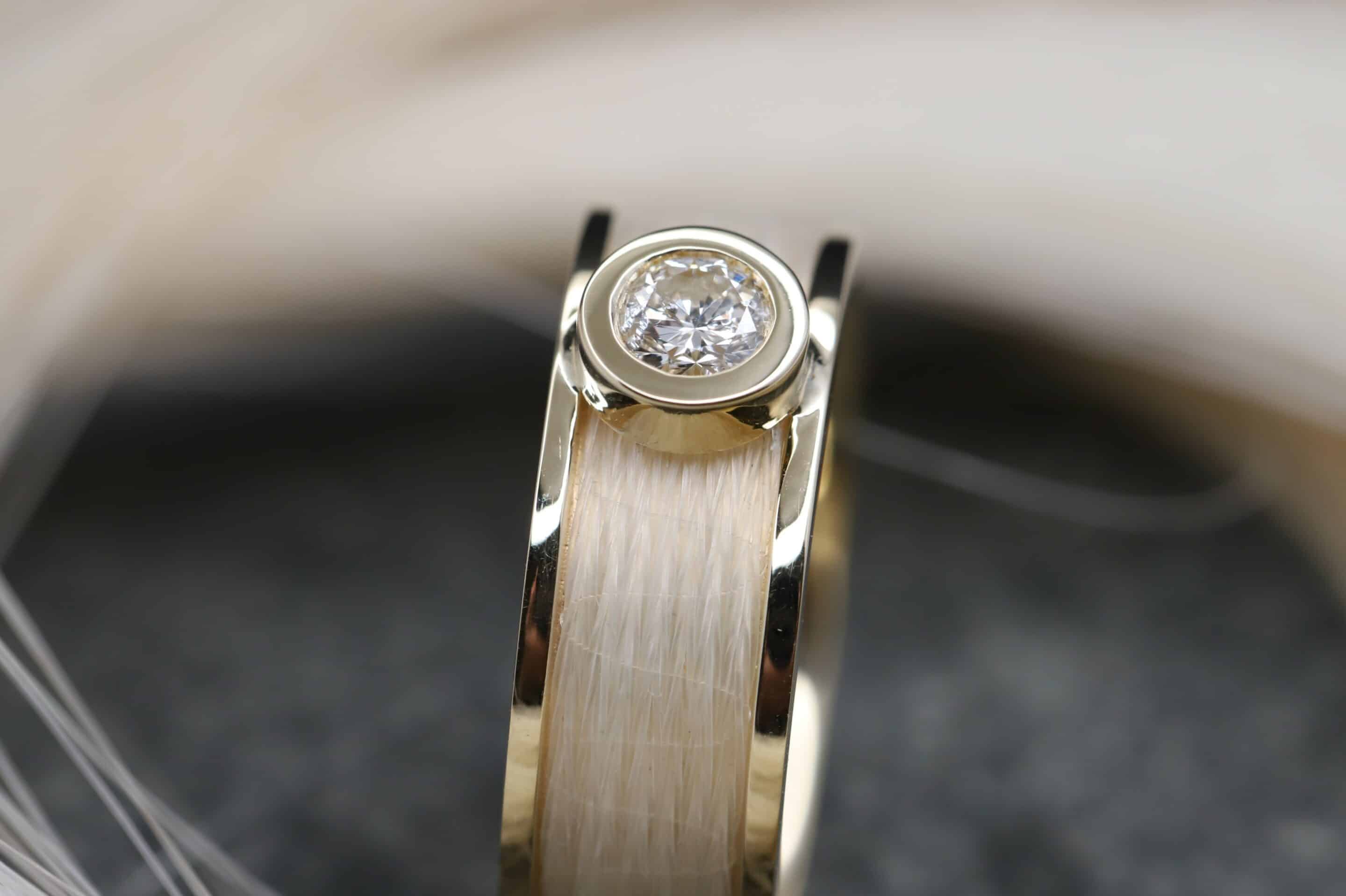 Pferdehaarring 585er Gelbgold mit 0,5ct großem Brillant – Bild 6