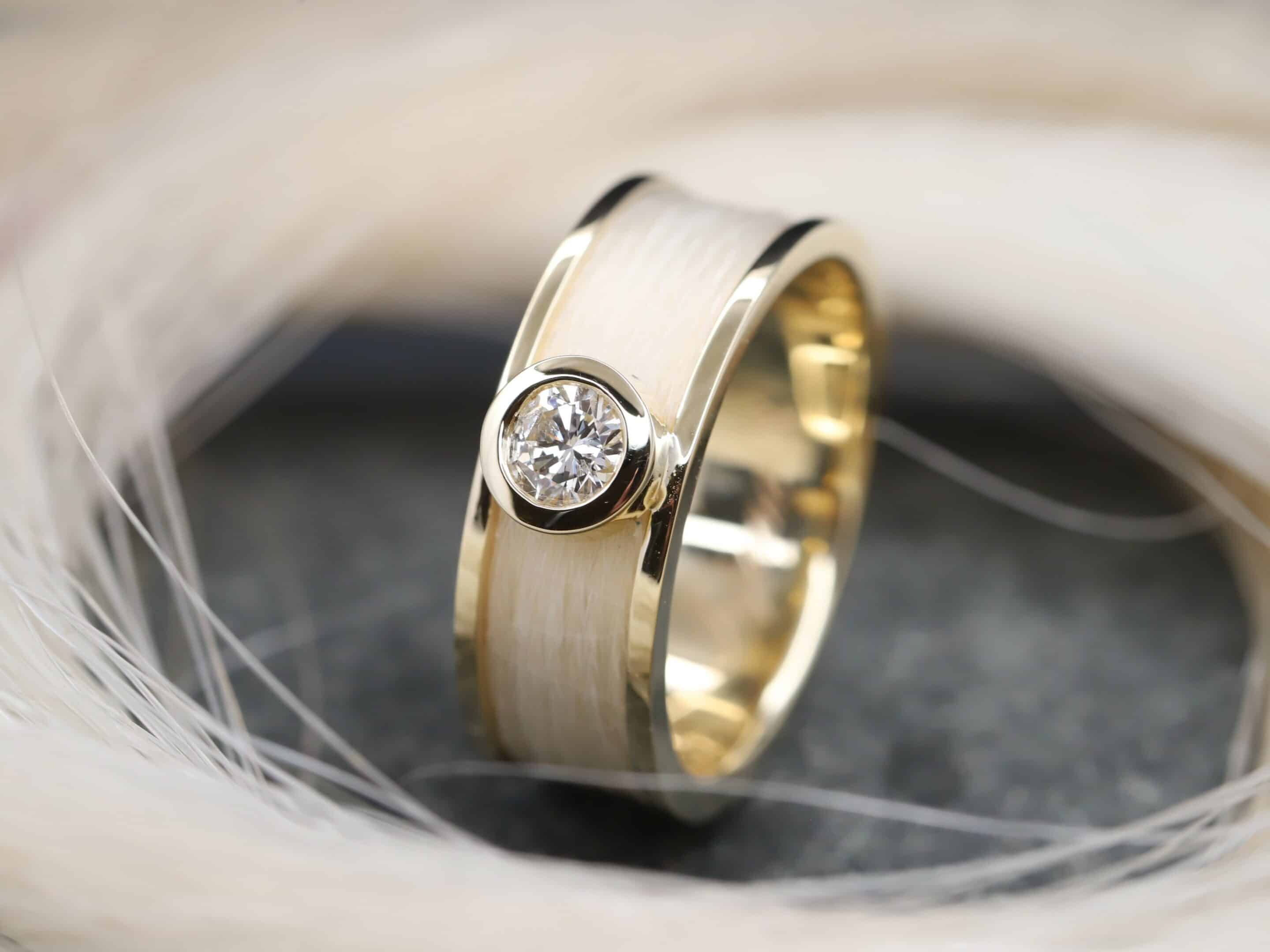 Pferdehaarring 585er Gelbgold mit 0,5ct großem Brillant