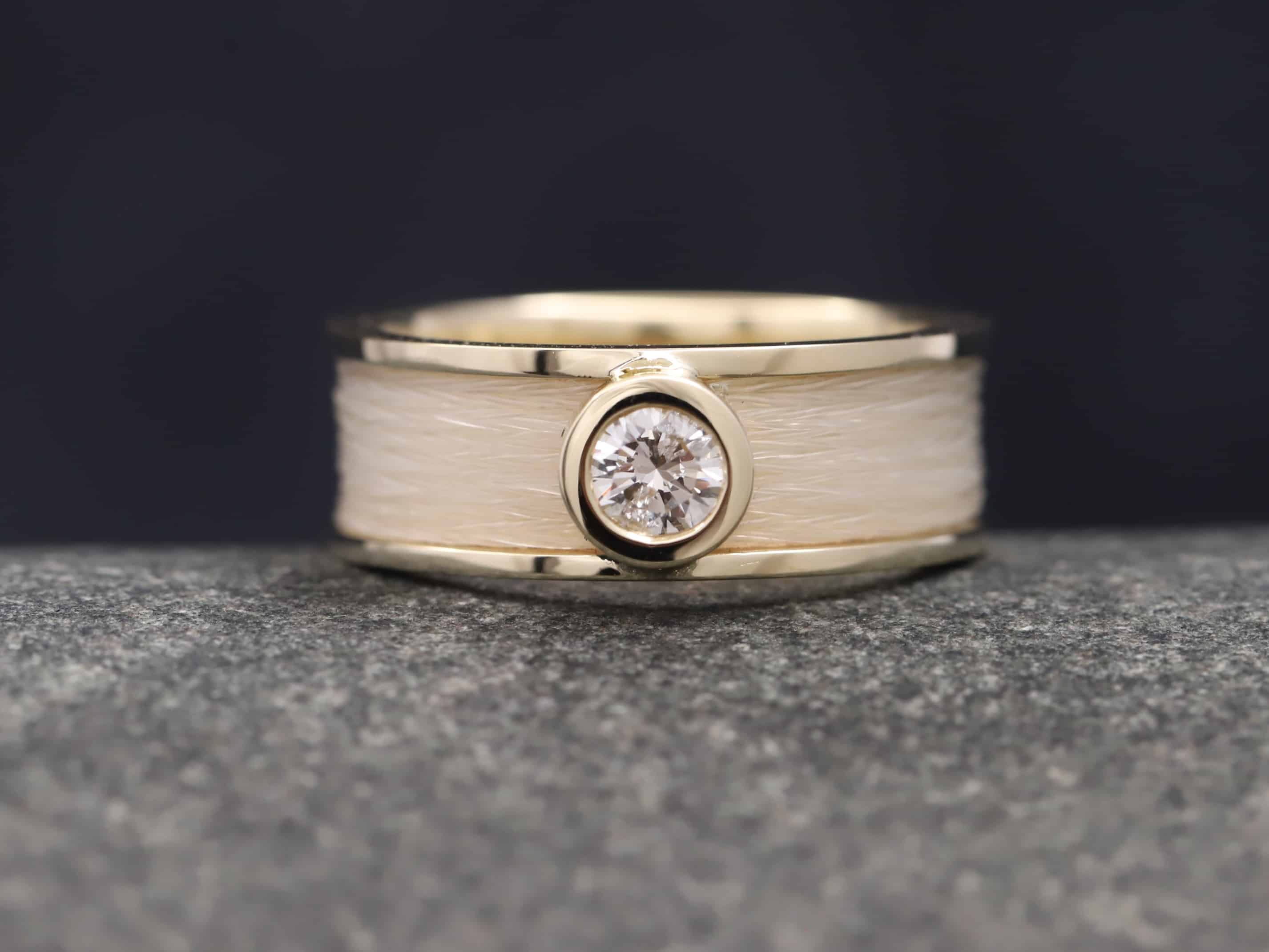 Pferdehaarring 585er Gelbgold mit 0,5ct großem Brillant – Bild 2