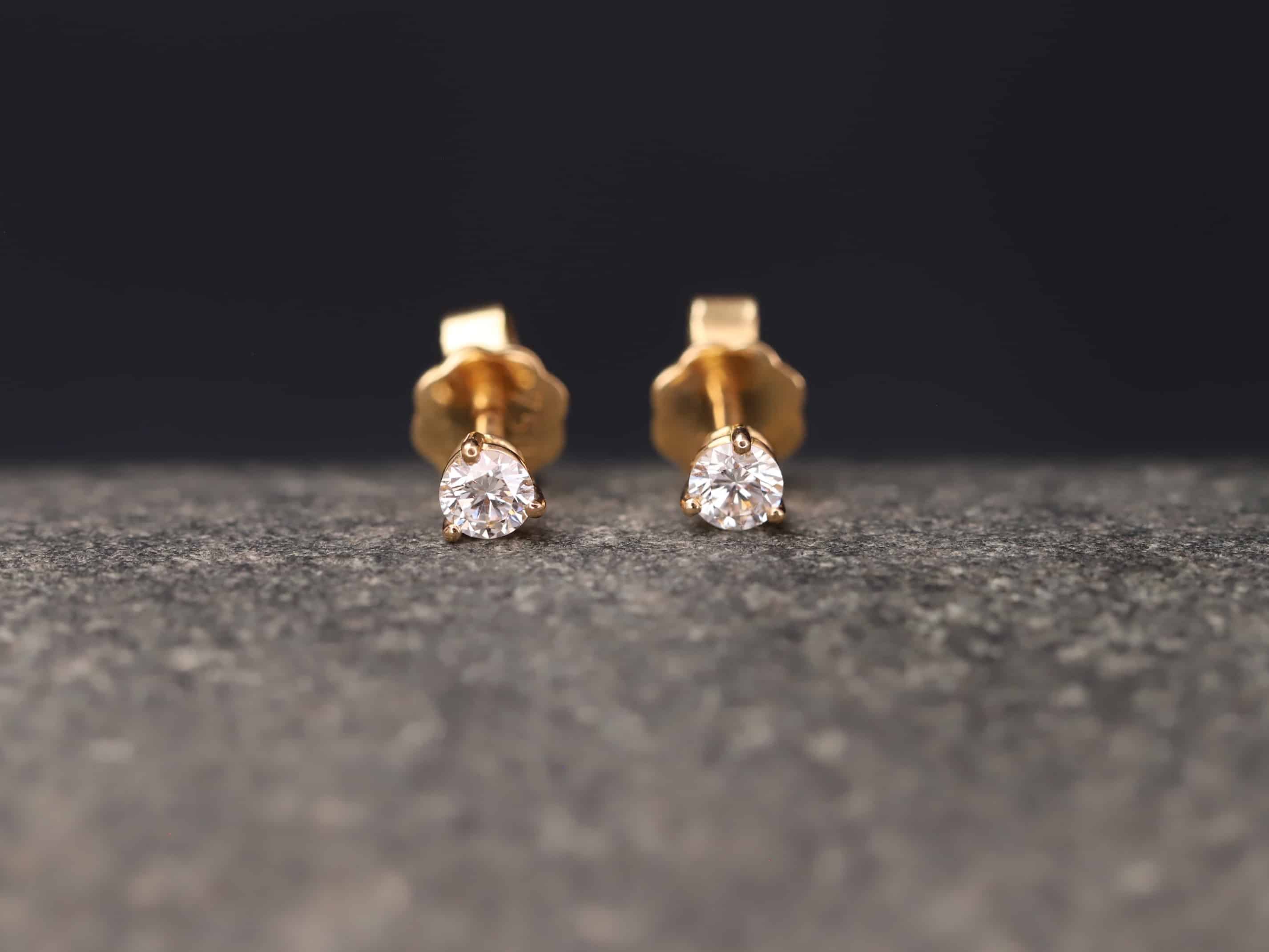 0,3ct Brillantstecker in 585er Rosegold mit einer Viergriff Fassung (3 Krappen je Stein, synthetische Brillanten) – Bild 3
