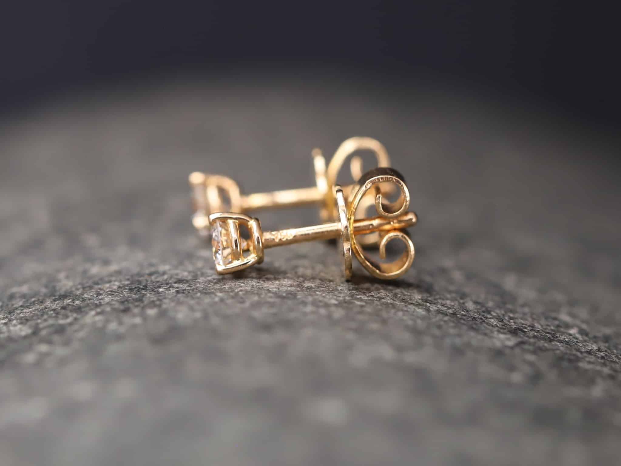 0,3ct Brillantstecker in 585er Rosegold mit einer Viergriff Fassung (3 Krappen je Stein, synthetische Brillanten) – Bild 4