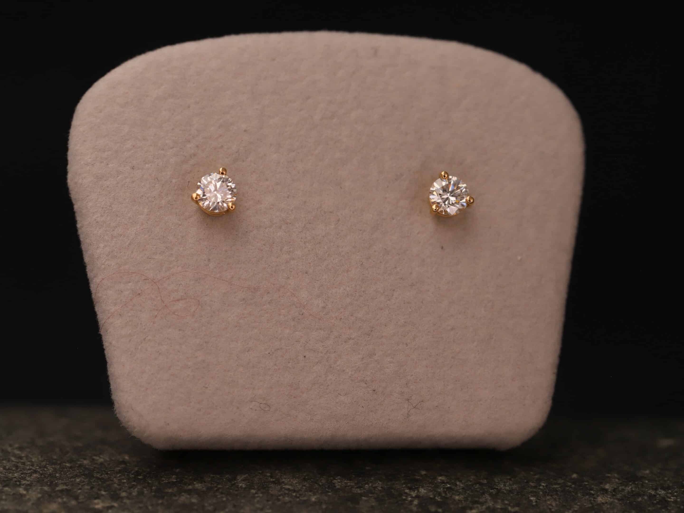 0,3ct Brillantstecker in 585er Rosegold mit einer Viergriff Fassung (3 Krappen je Stein, synthetische Brillanten) – Bild 6