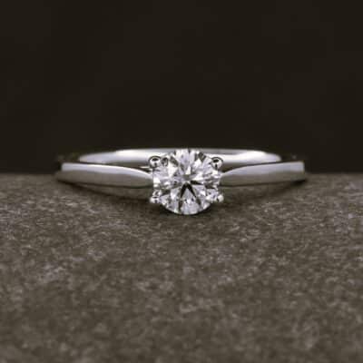 Verlobungsring 585er Weißgold mit 0,45ct synthetischem Brillanten