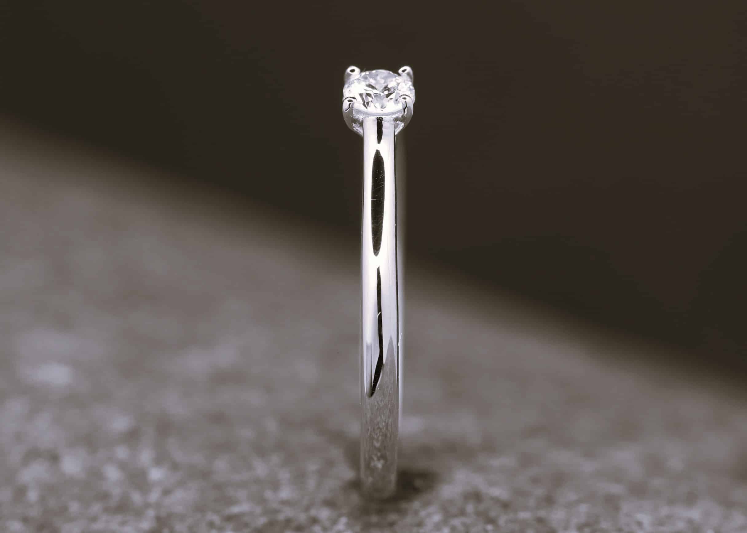 Verlobungsring 585er Weißgold mit 0,157ct synthetischem Diamanten im Brillantschliff – Bild 12