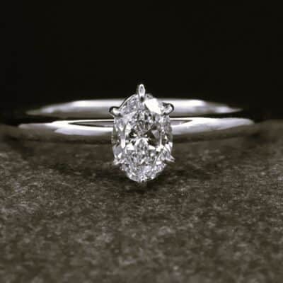Verlobungsring 585er Weißgold mit 0,35ct synthetischem Diamanten in Ovalem Schliff