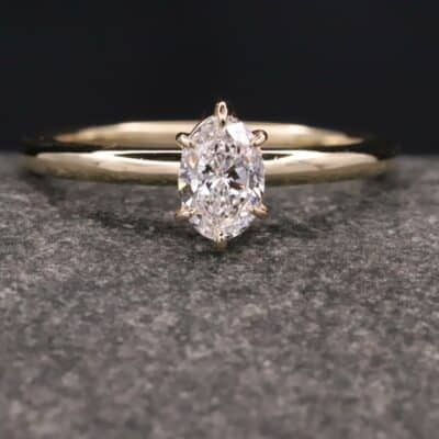 Verlobungsring 585er Gelbgold mit 0,35ct synthetischem Diamanten in Ovalem Schliff